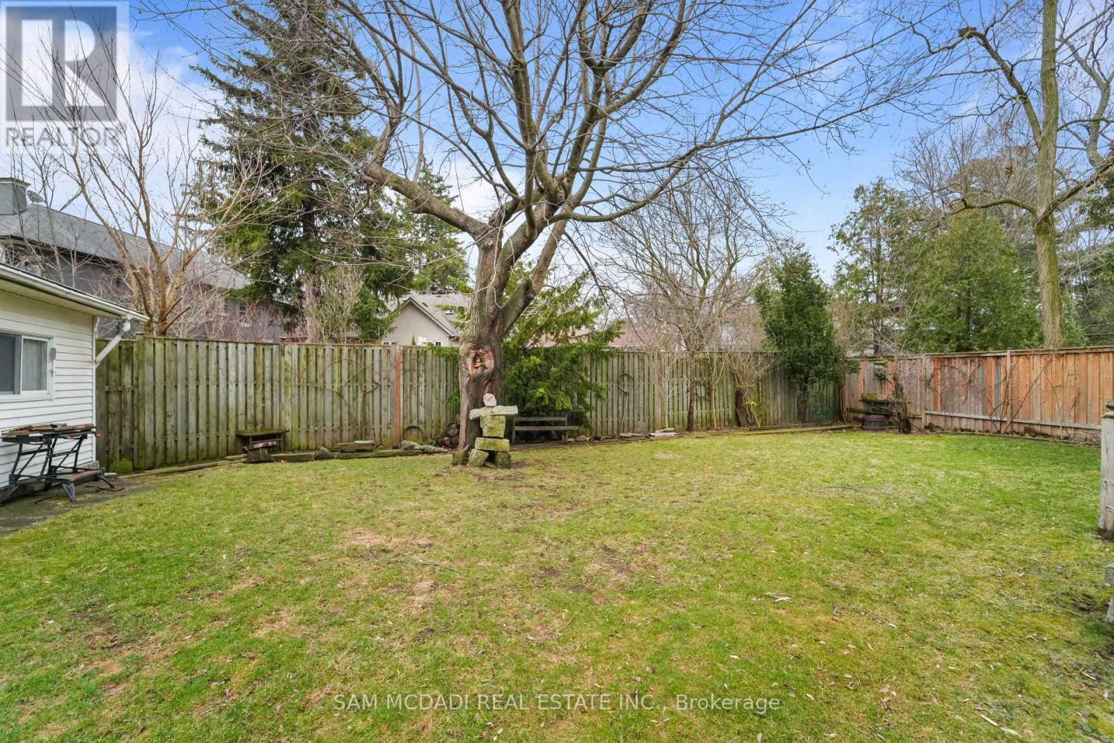 2470 MEADOWOOD CRESCENT - 14