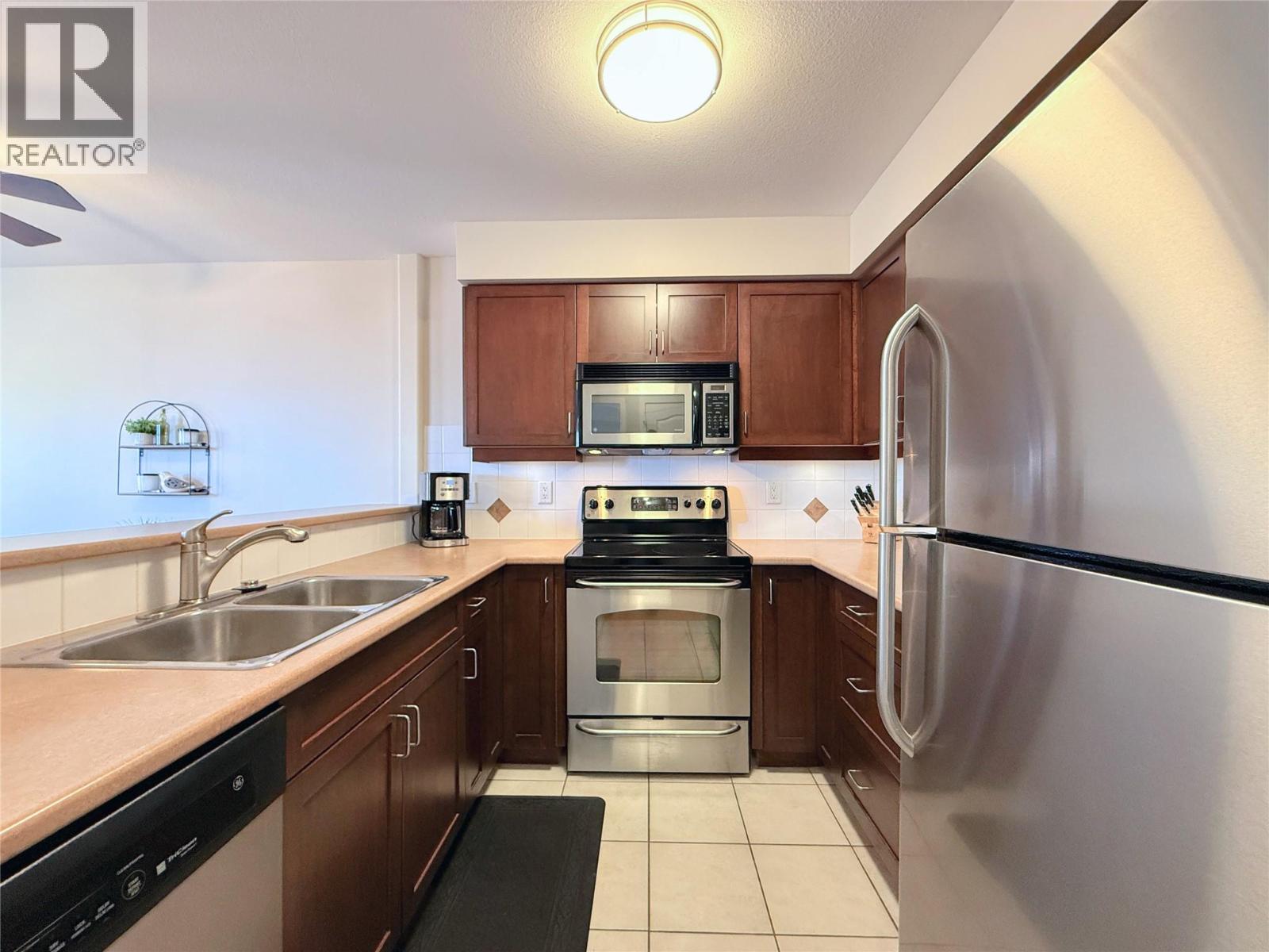 7600 COTTONWOOD Drive Unit# 425, Osoyoos