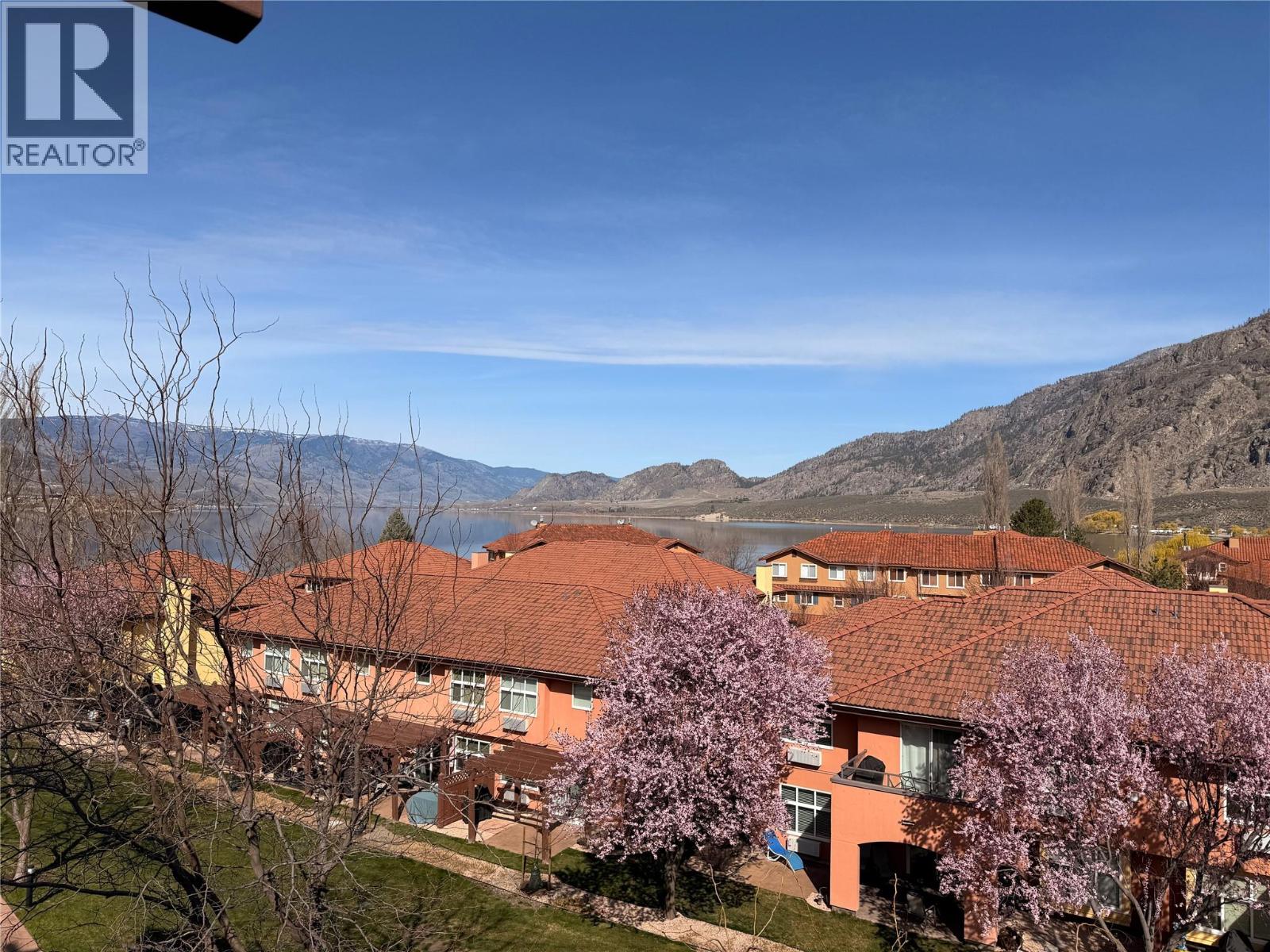 7600 COTTONWOOD Drive Unit# 425, Osoyoos