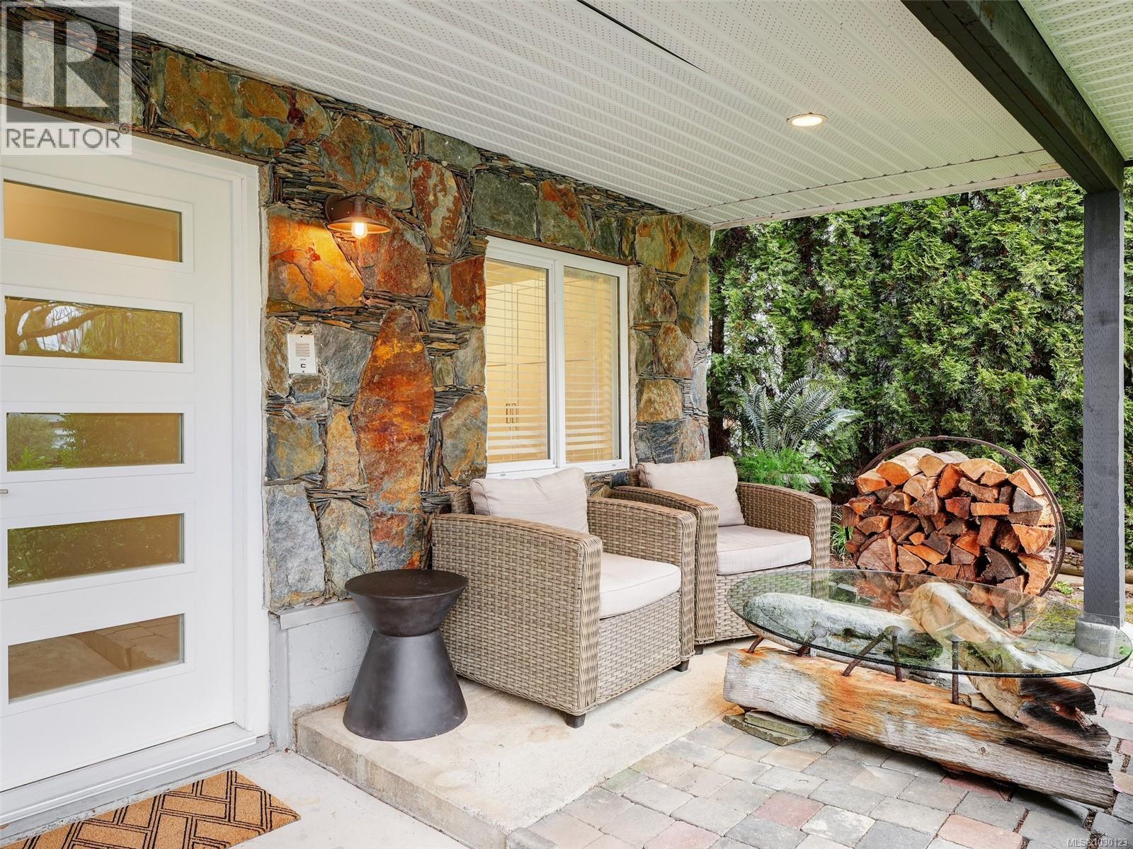 1016 Clarke Rd, Central Saanich