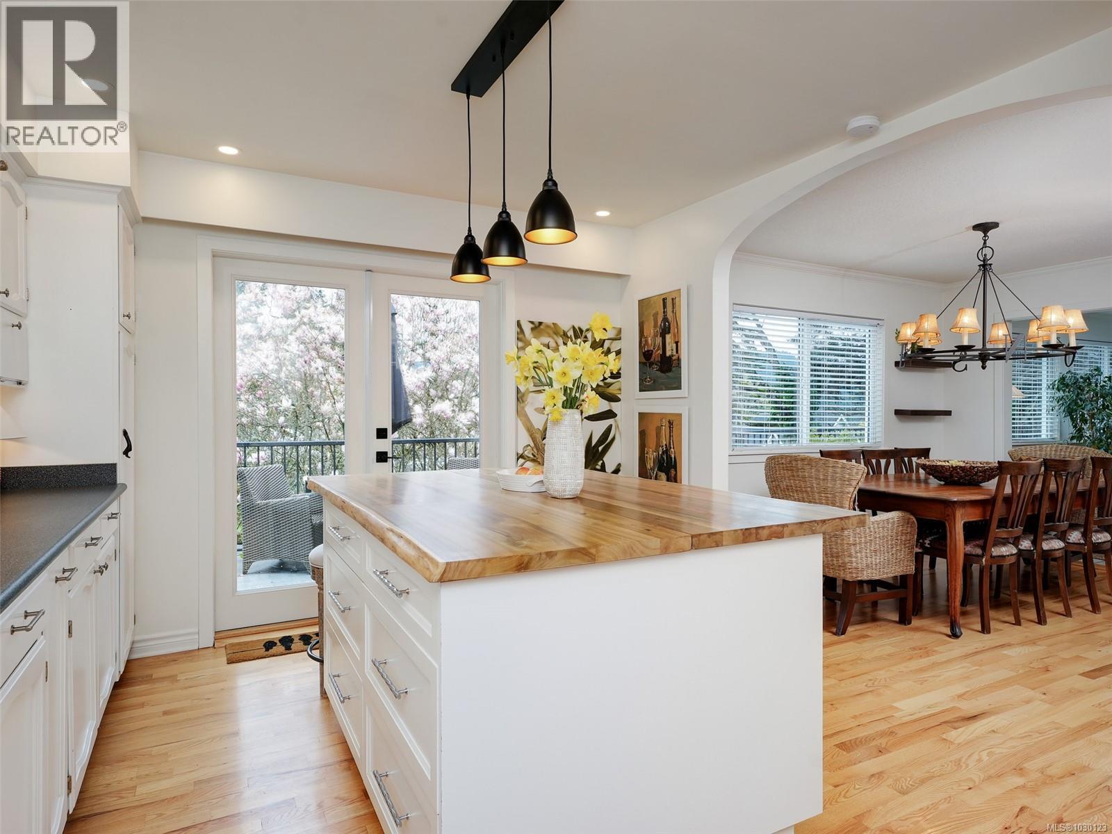 1016 Clarke Rd, Central Saanich