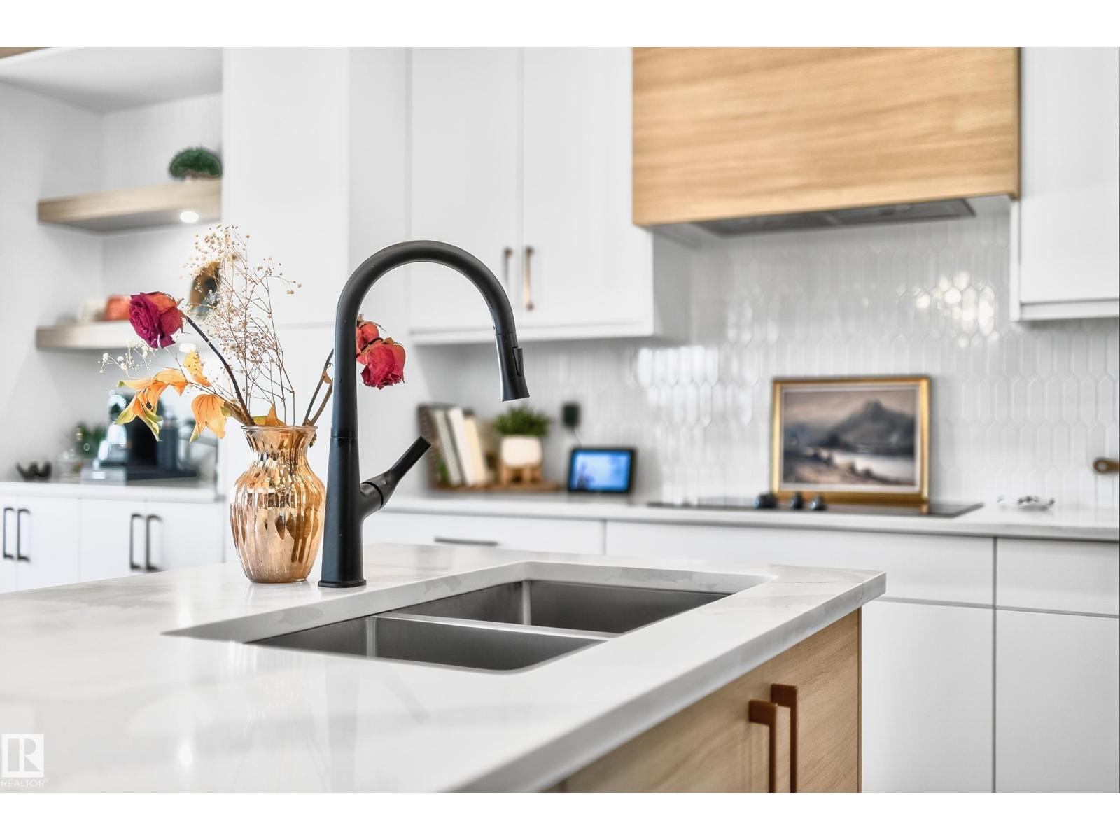 16527 3 ST NE, Edmonton