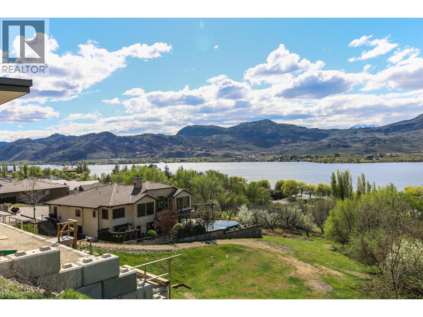 4004 39th Street, Osoyoos