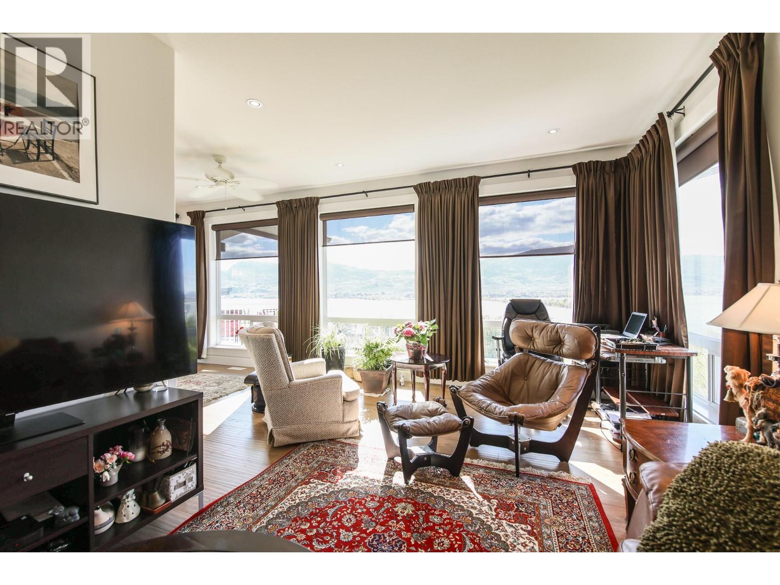 4004 39th Street, Osoyoos