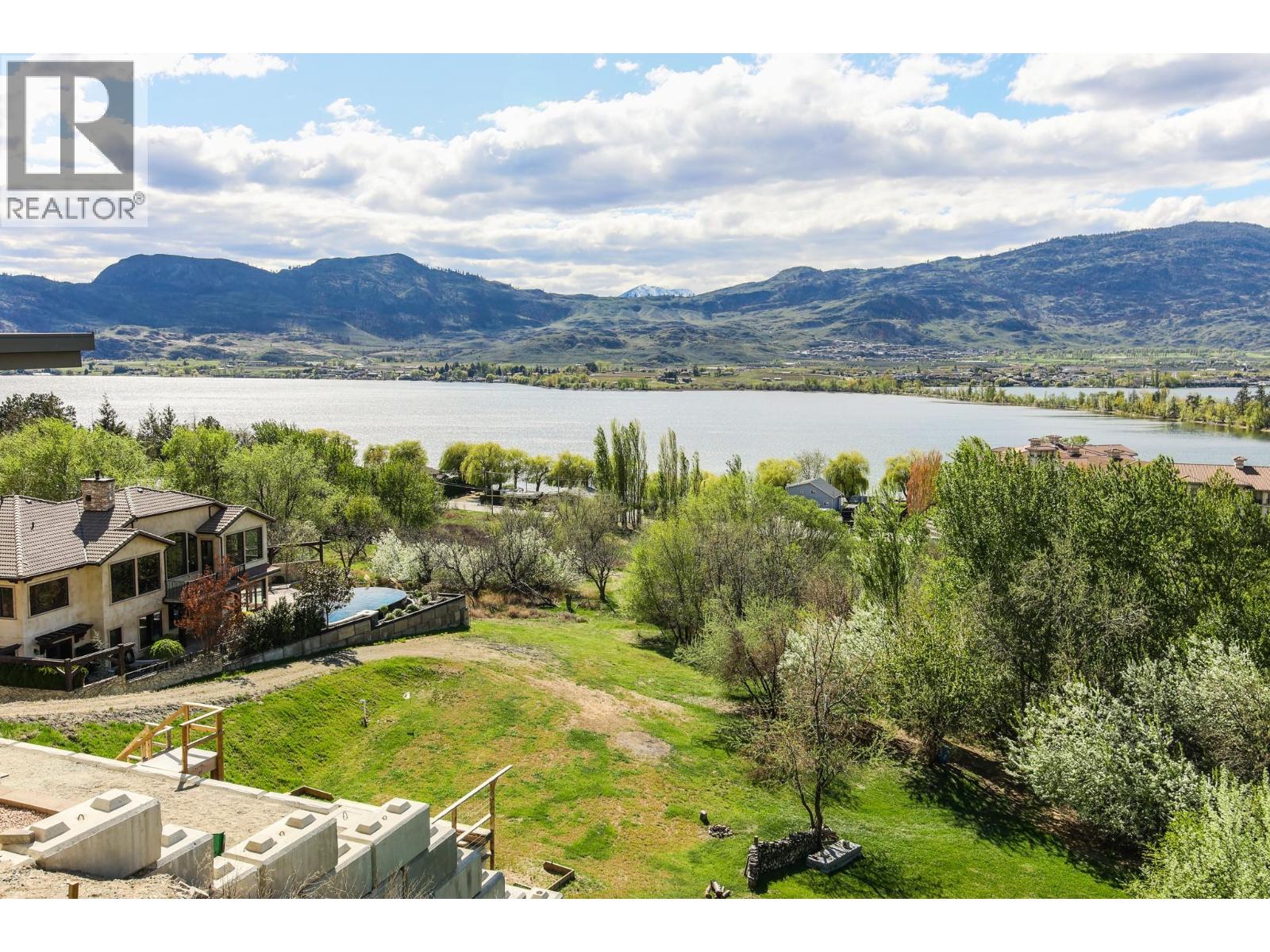 4004 39th Street, Osoyoos