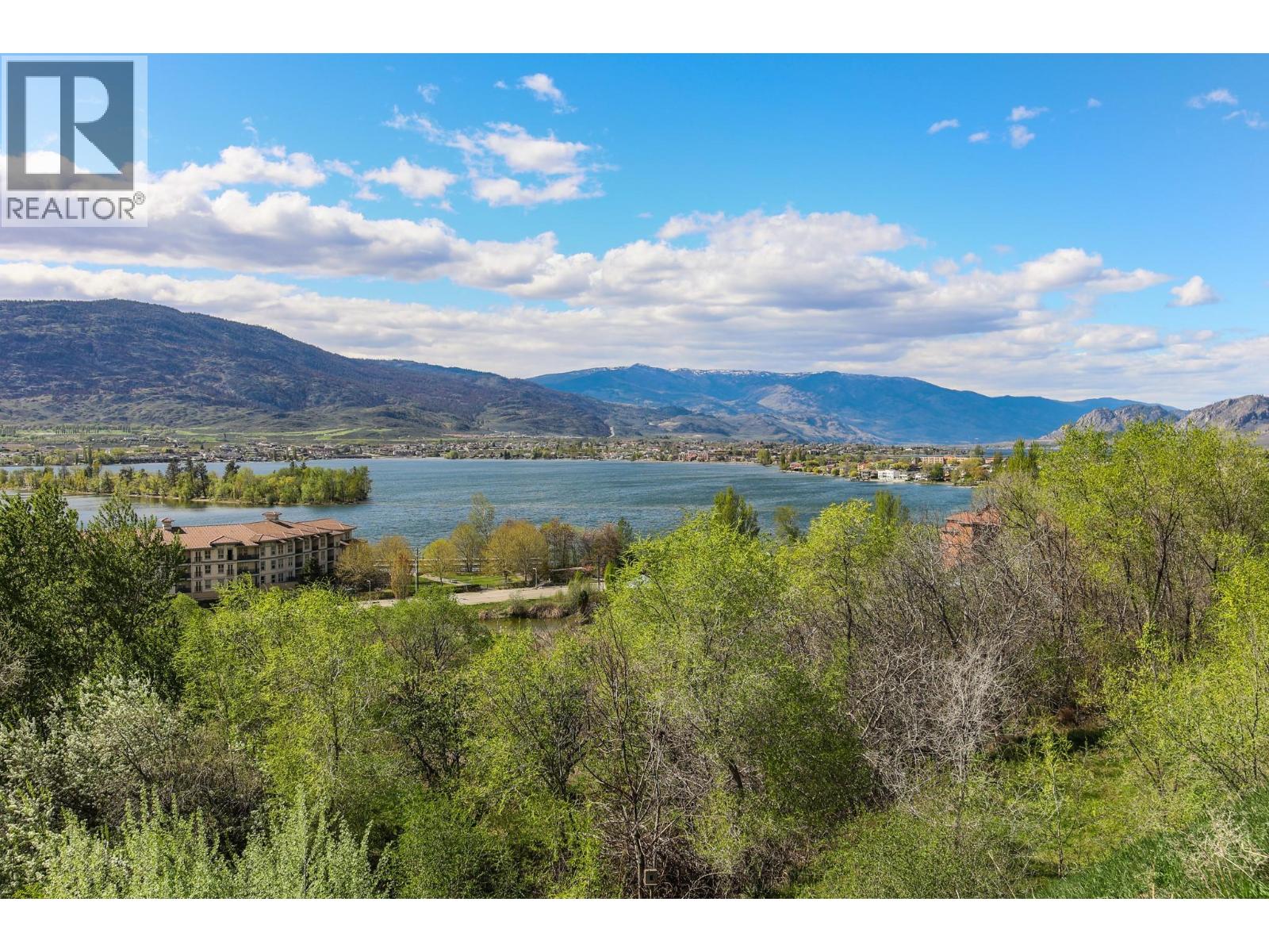 4004 39th Street, Osoyoos