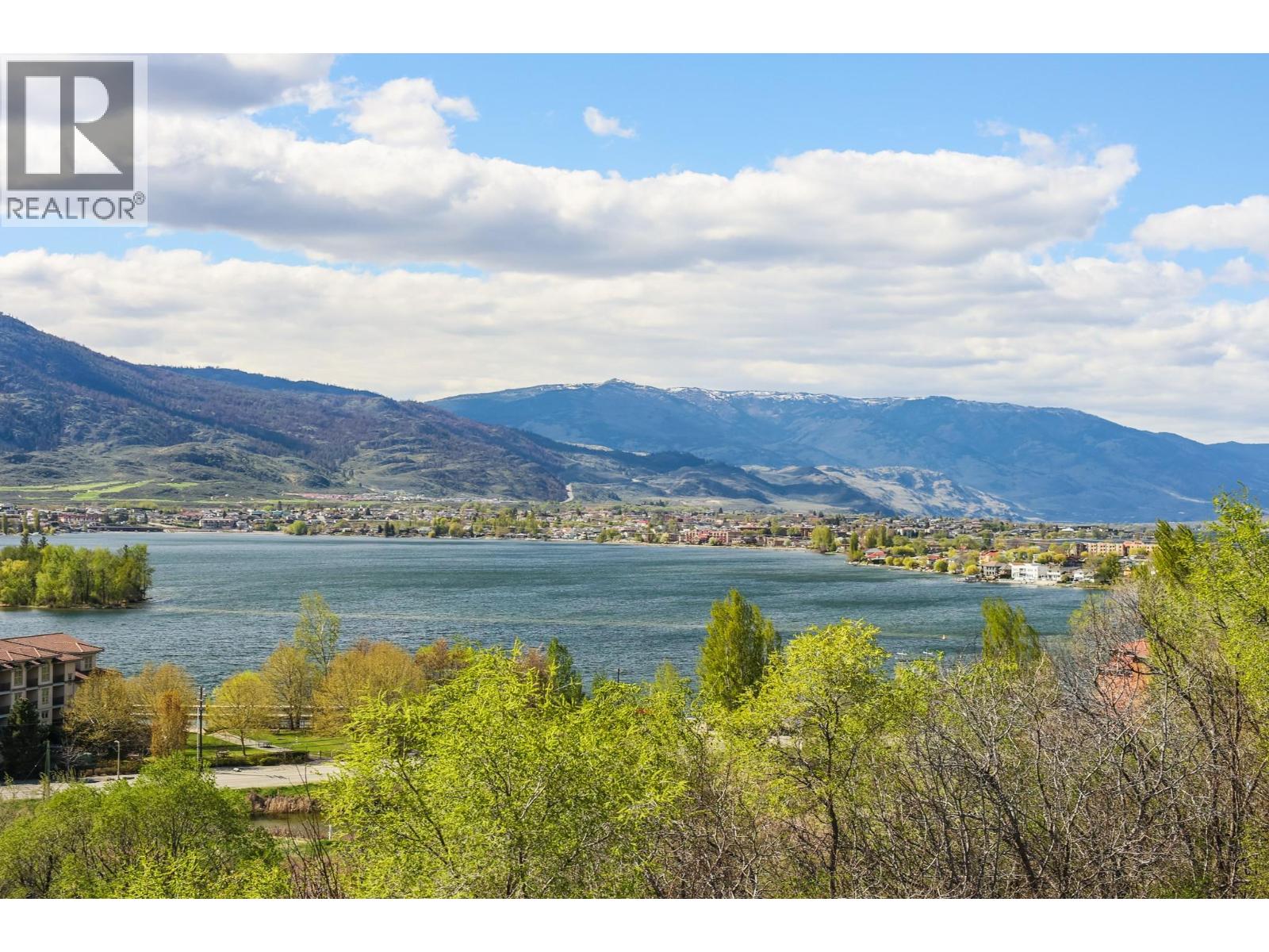 4004 39th Street, Osoyoos