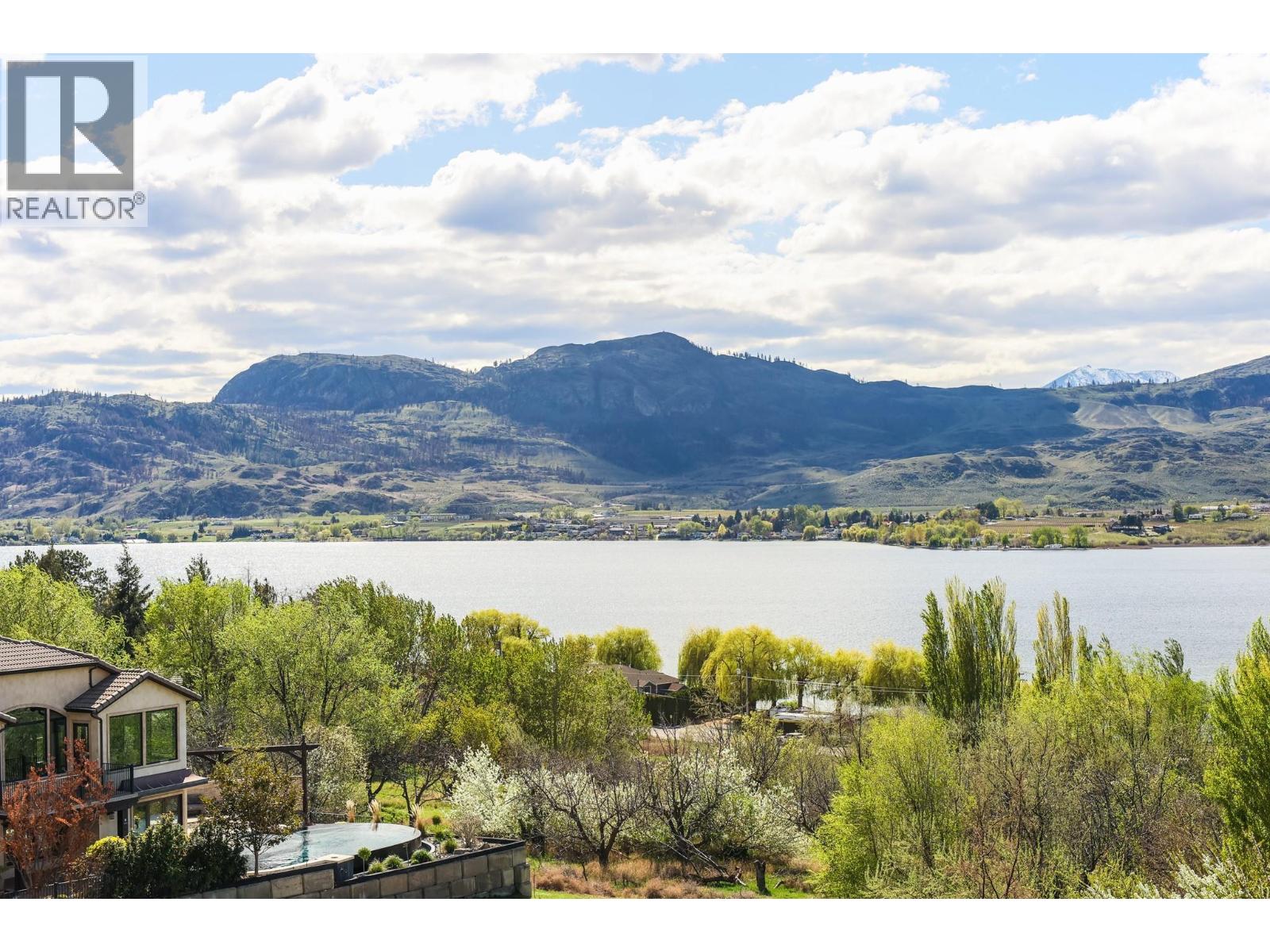 4004 39th Street, Osoyoos