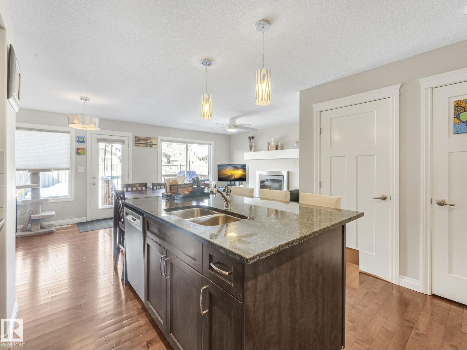 1212 176 ST SW, Edmonton