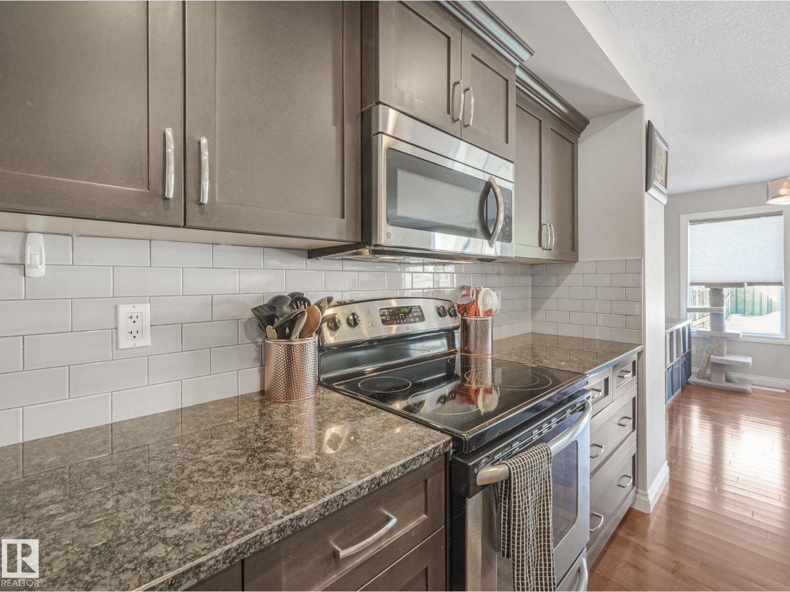 1212 176 ST SW, Edmonton