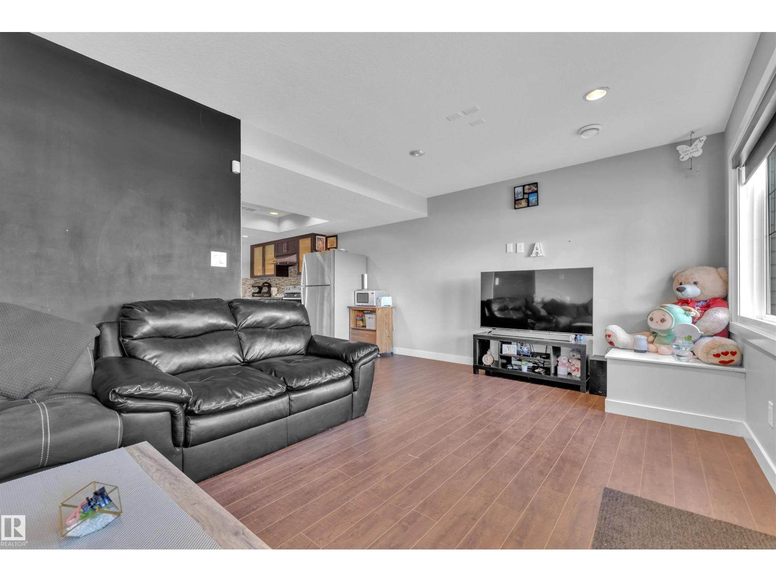 6664 CARDINAL RD SW, Edmonton