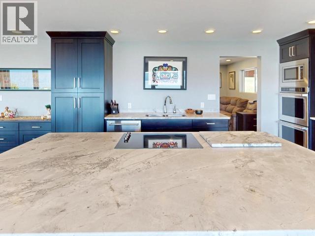 9771 VIEW ROAD, Powell River