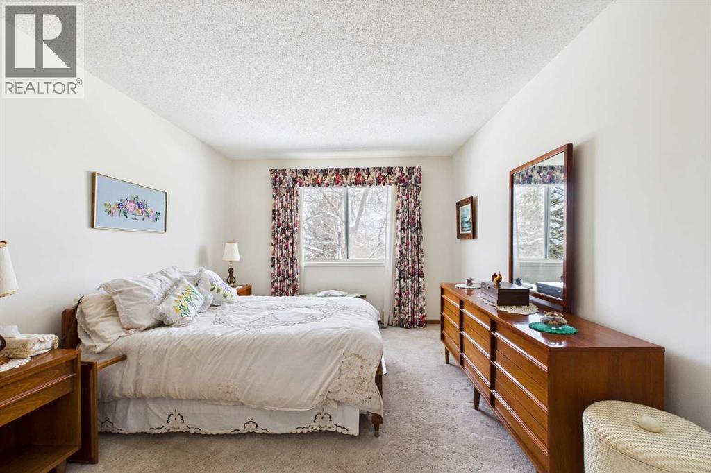 Single Family House for Sale in  Macewan Park Heights NW MacEwan Glen Calgary 