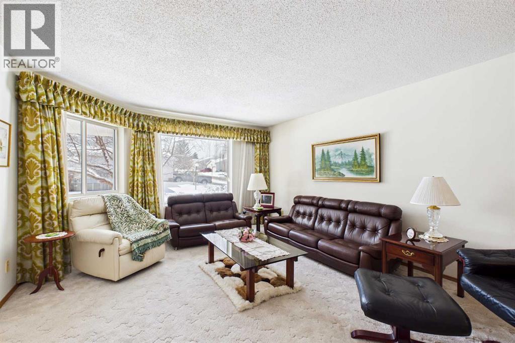 Single Family House for Sale in  Macewan Park Heights NW MacEwan Glen Calgary 