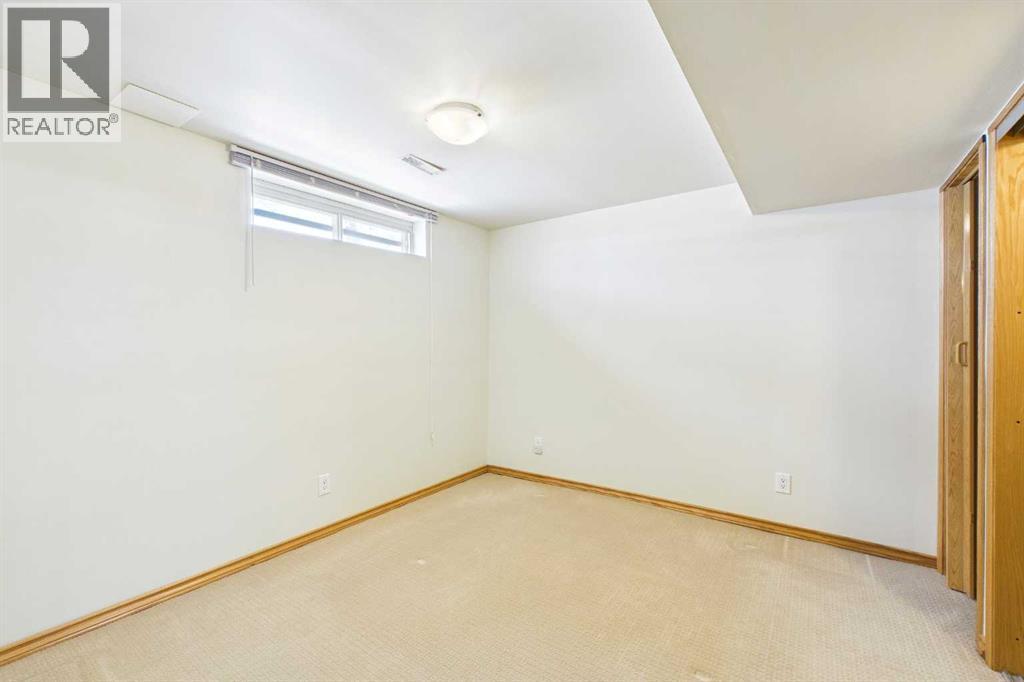 Single Family House for Sale in  Macewan Park Heights NW MacEwan Glen Calgary 