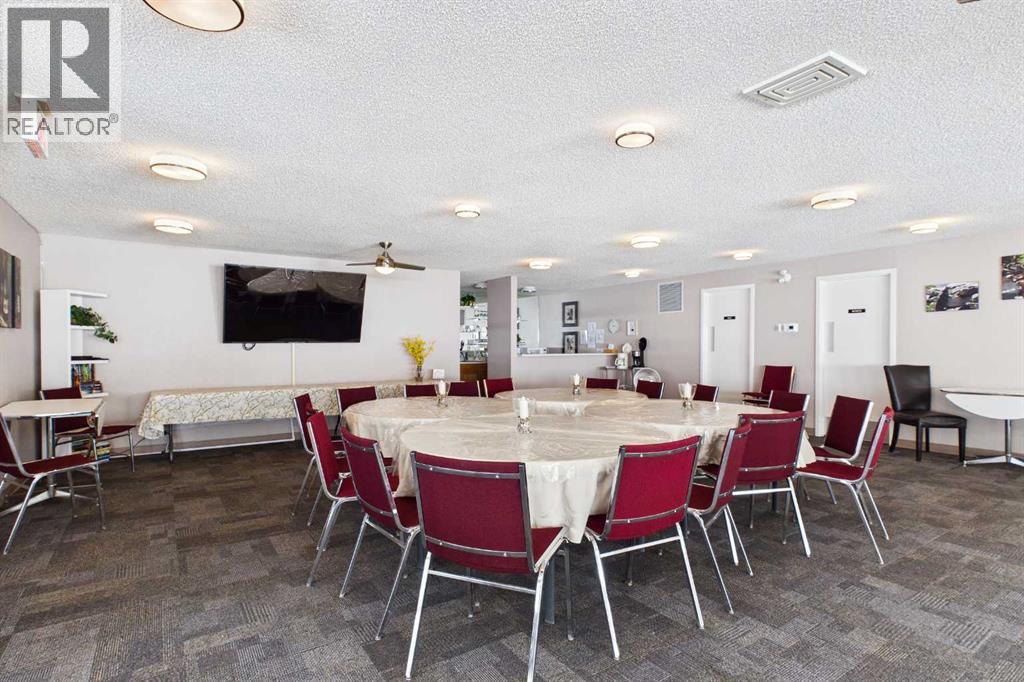 Single Family House for Sale in  Macewan Park Heights NW MacEwan Glen Calgary 