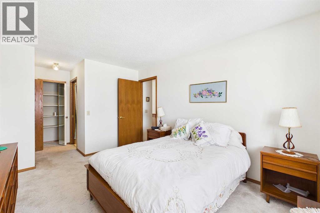 Single Family House for Sale in  Macewan Park Heights NW MacEwan Glen Calgary 