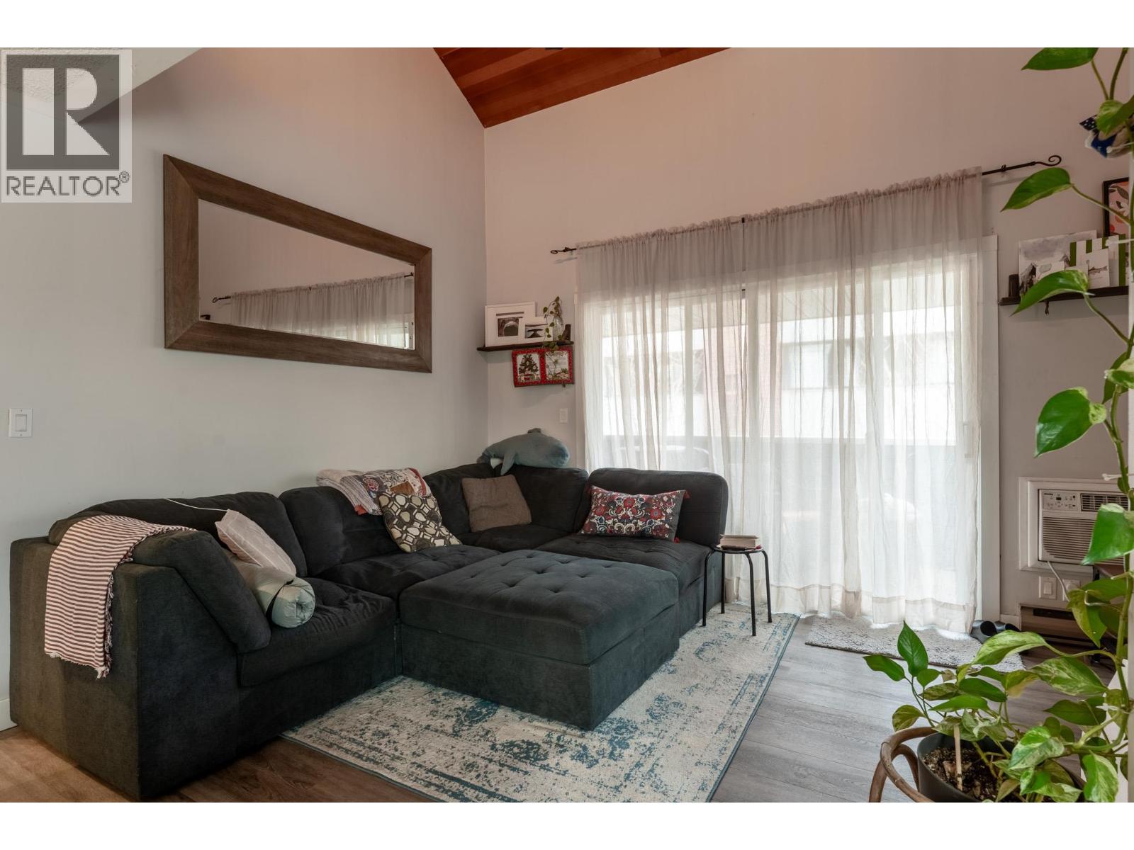 1685 Ufton Court Unit# 305, Kelowna