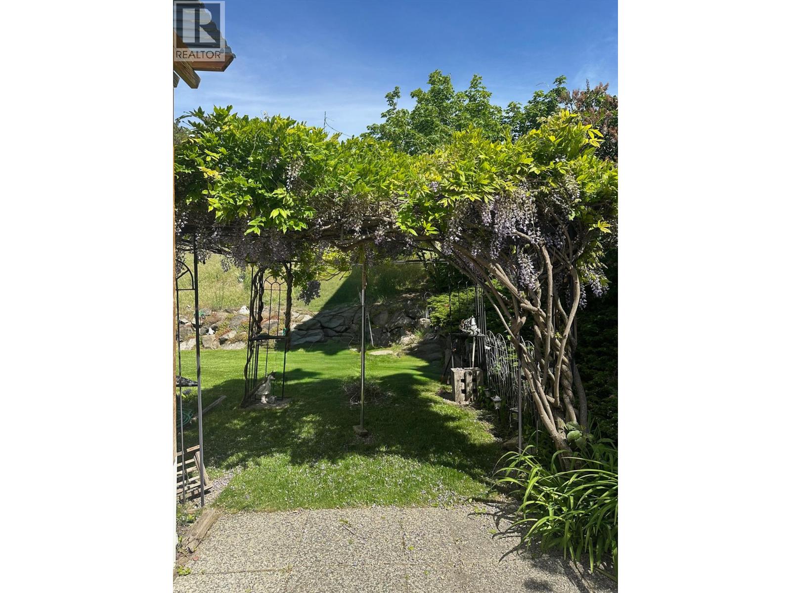 #48 610 Katherine Road - 35