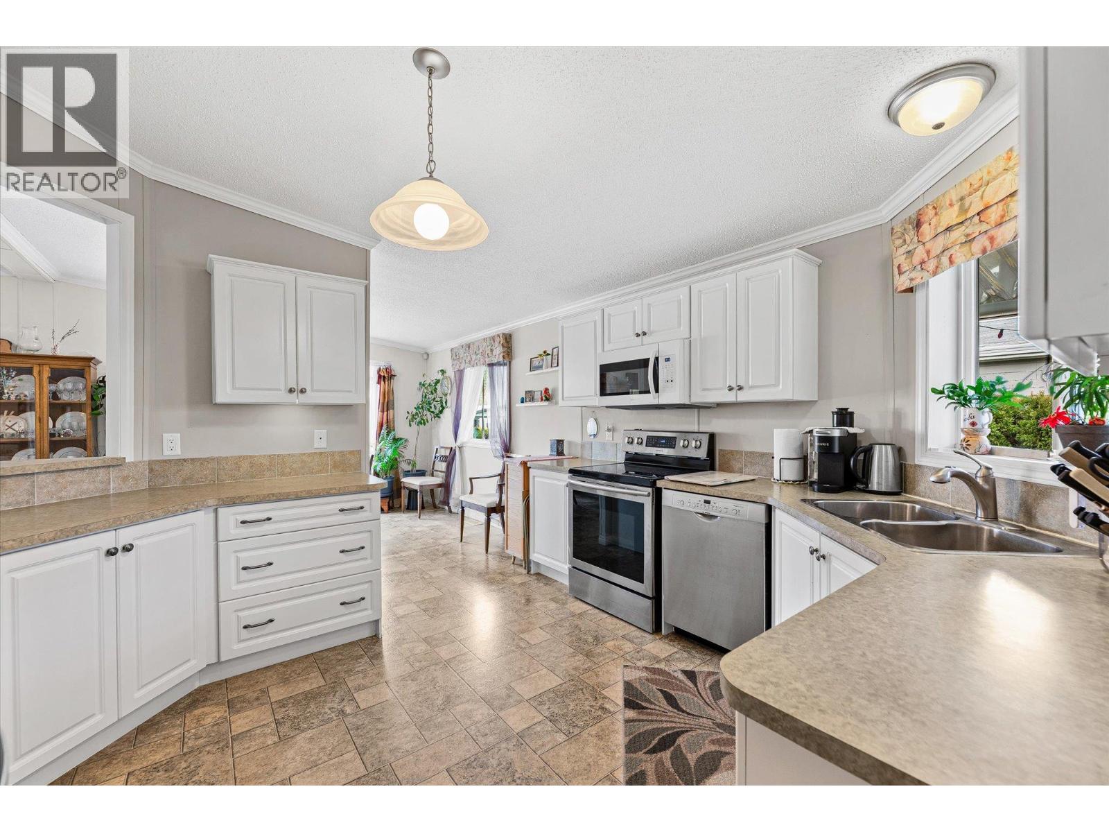 #48 610 Katherine Road - 4