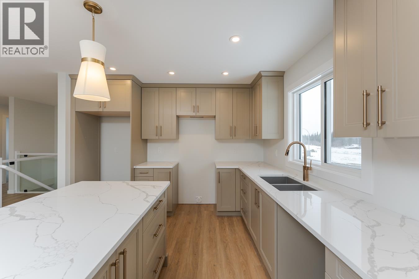 5108 WOODVALLEY DRIVE, Prince George