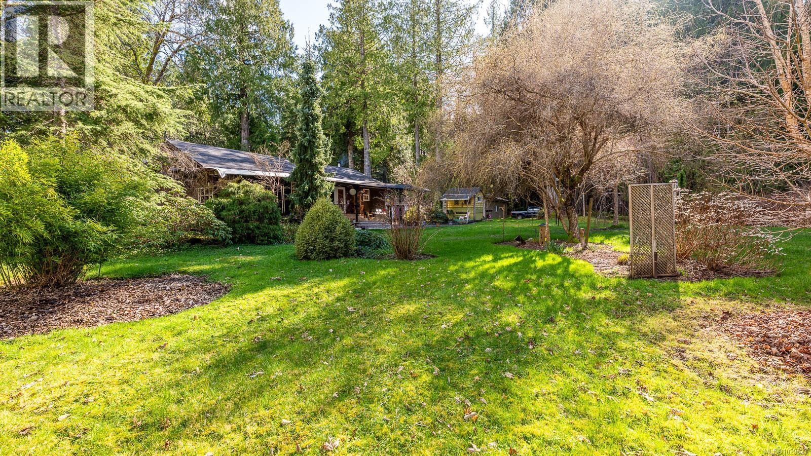 8131 Macartney Dr, Fanny Bay