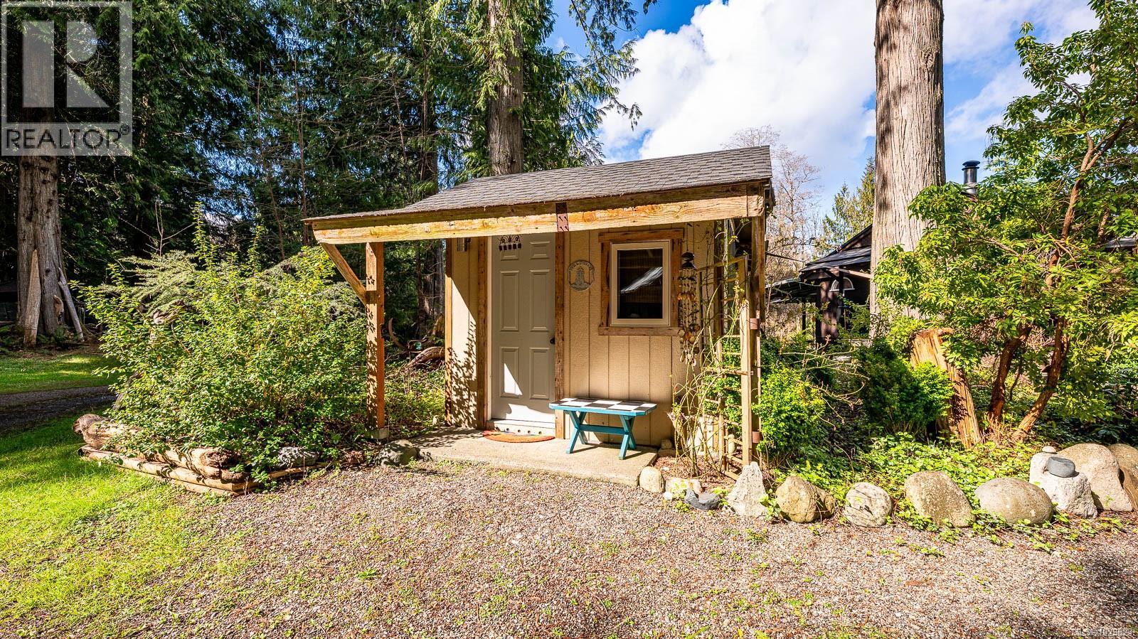 8131 Macartney Dr, Fanny Bay