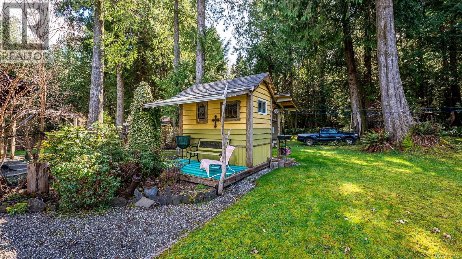 8131 Macartney Dr, Fanny Bay