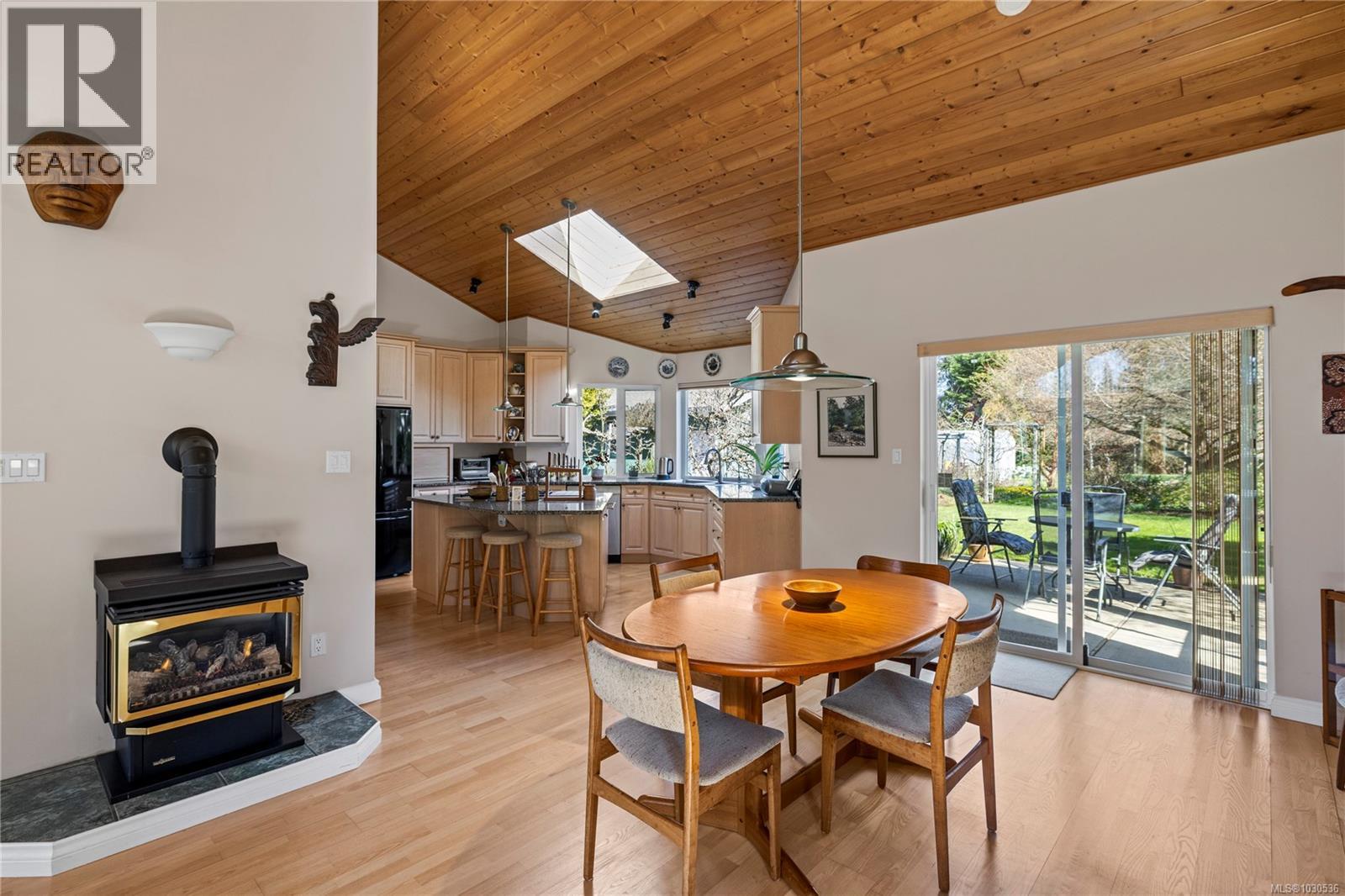 619 Johnstone Rd, Parksville