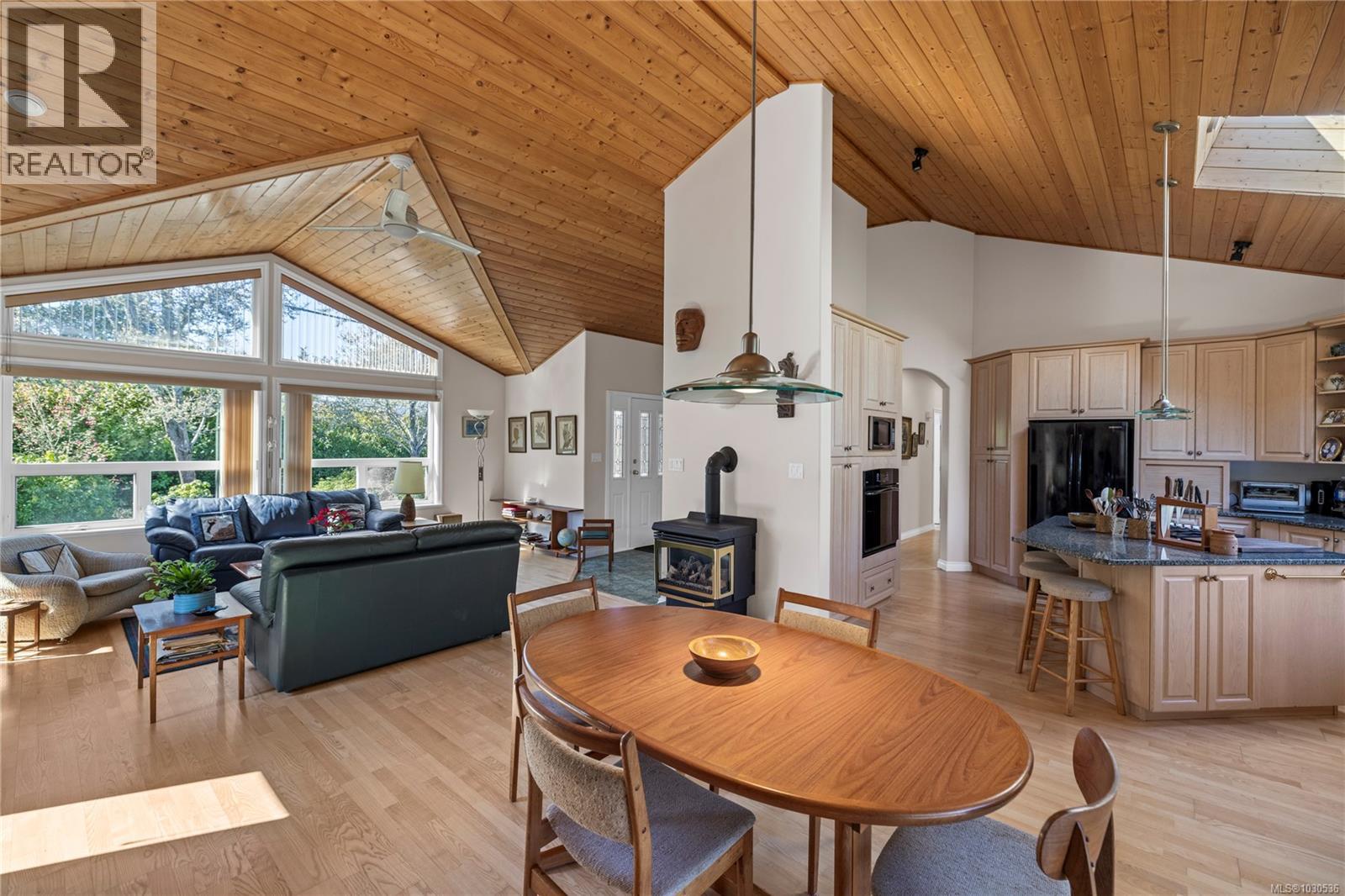 619 Johnstone Rd, Parksville