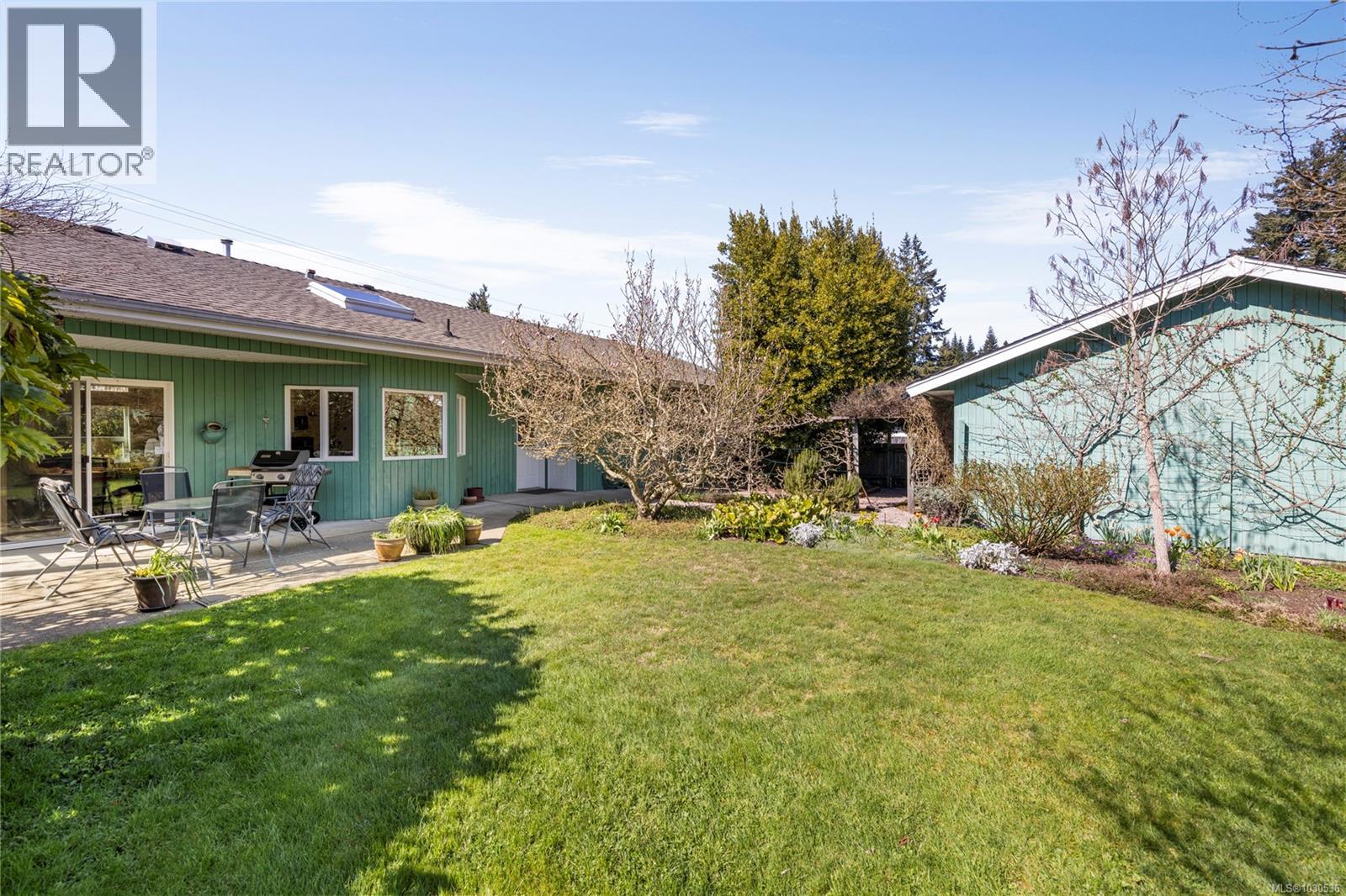 619 Johnstone Rd, Parksville