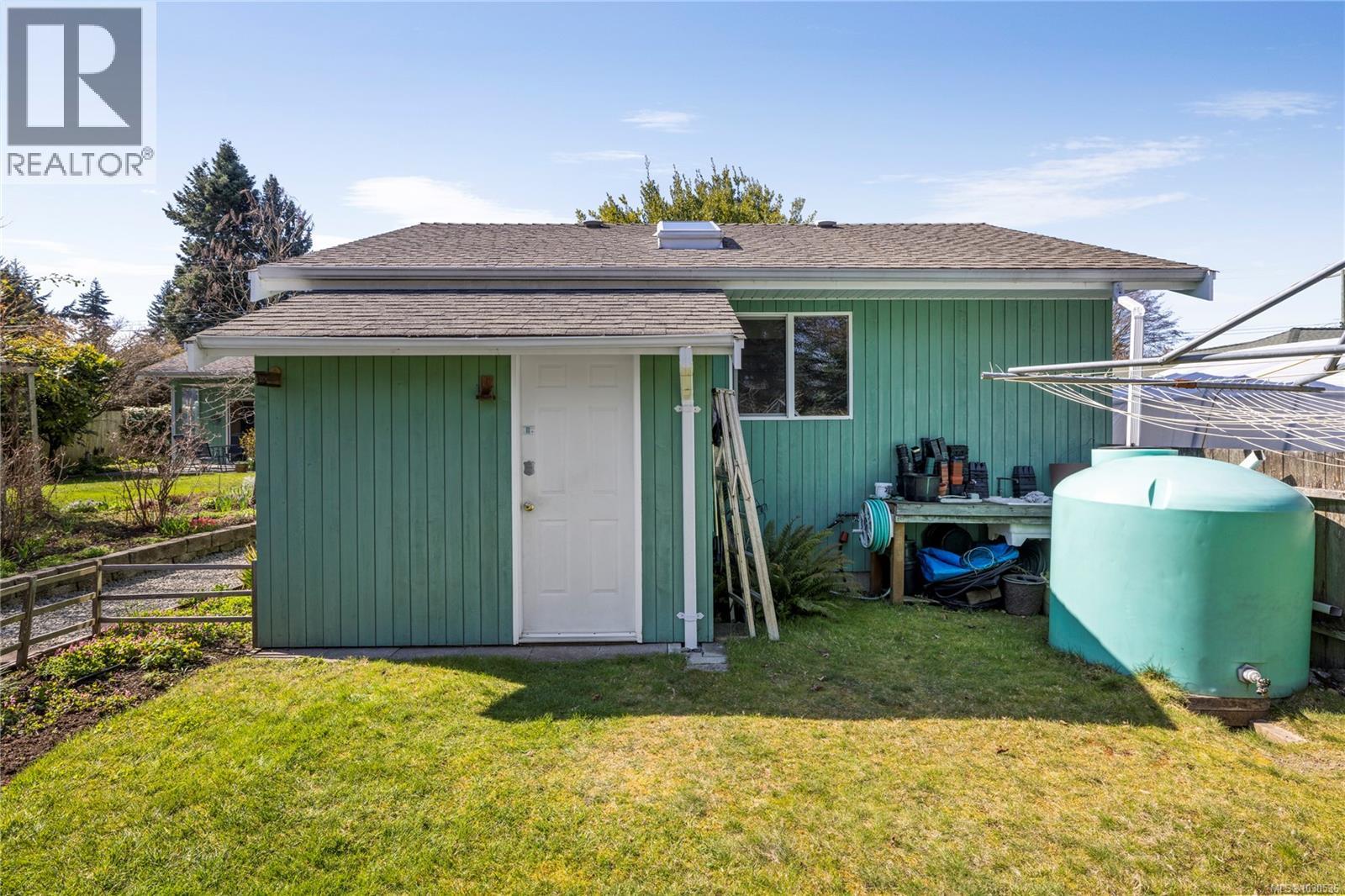 619 Johnstone Rd, Parksville