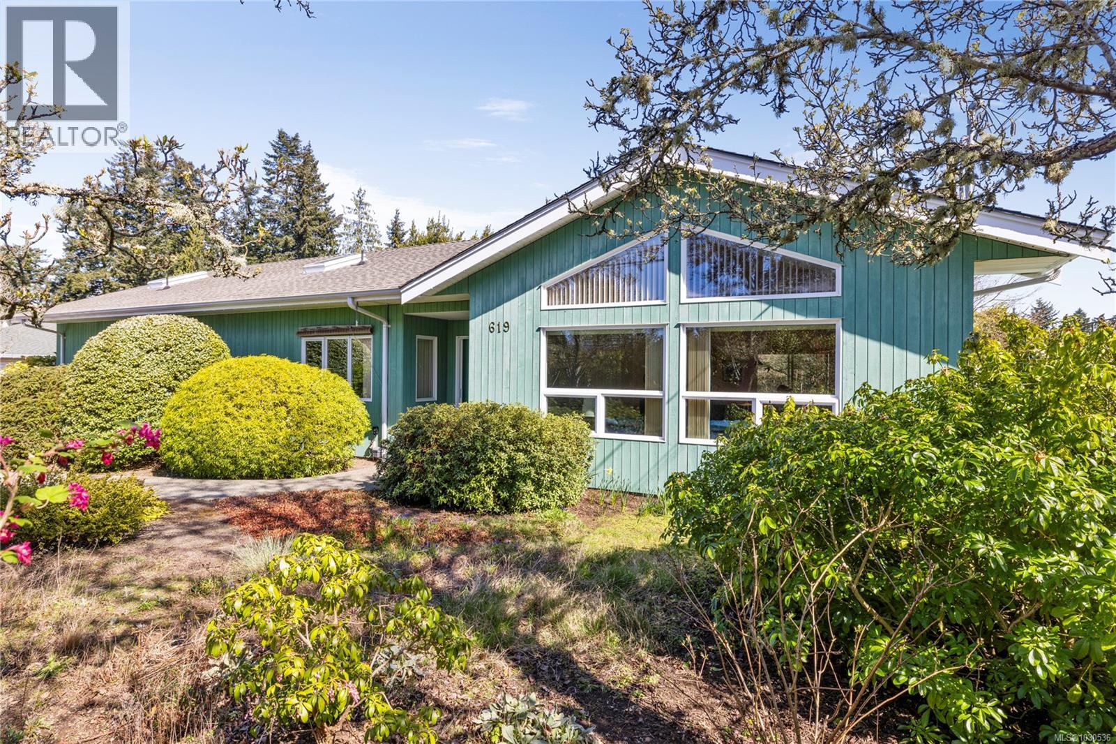 619 Johnstone Rd, Parksville