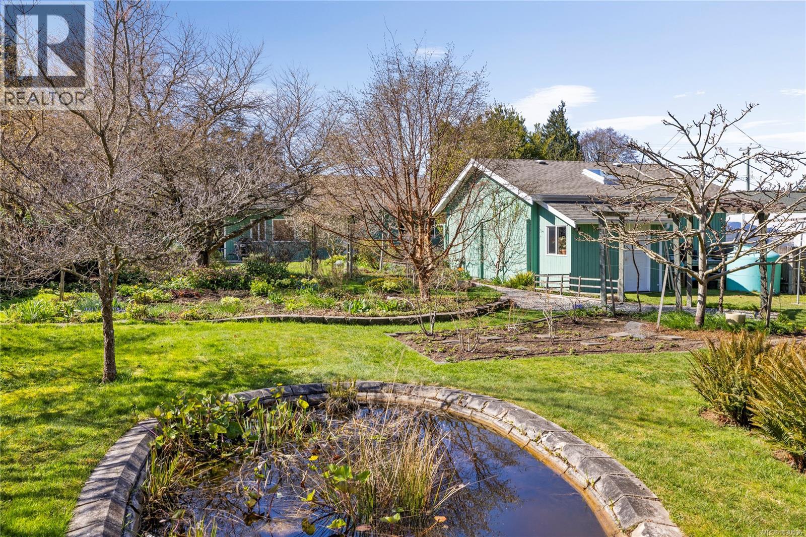 619 Johnstone Rd, Parksville