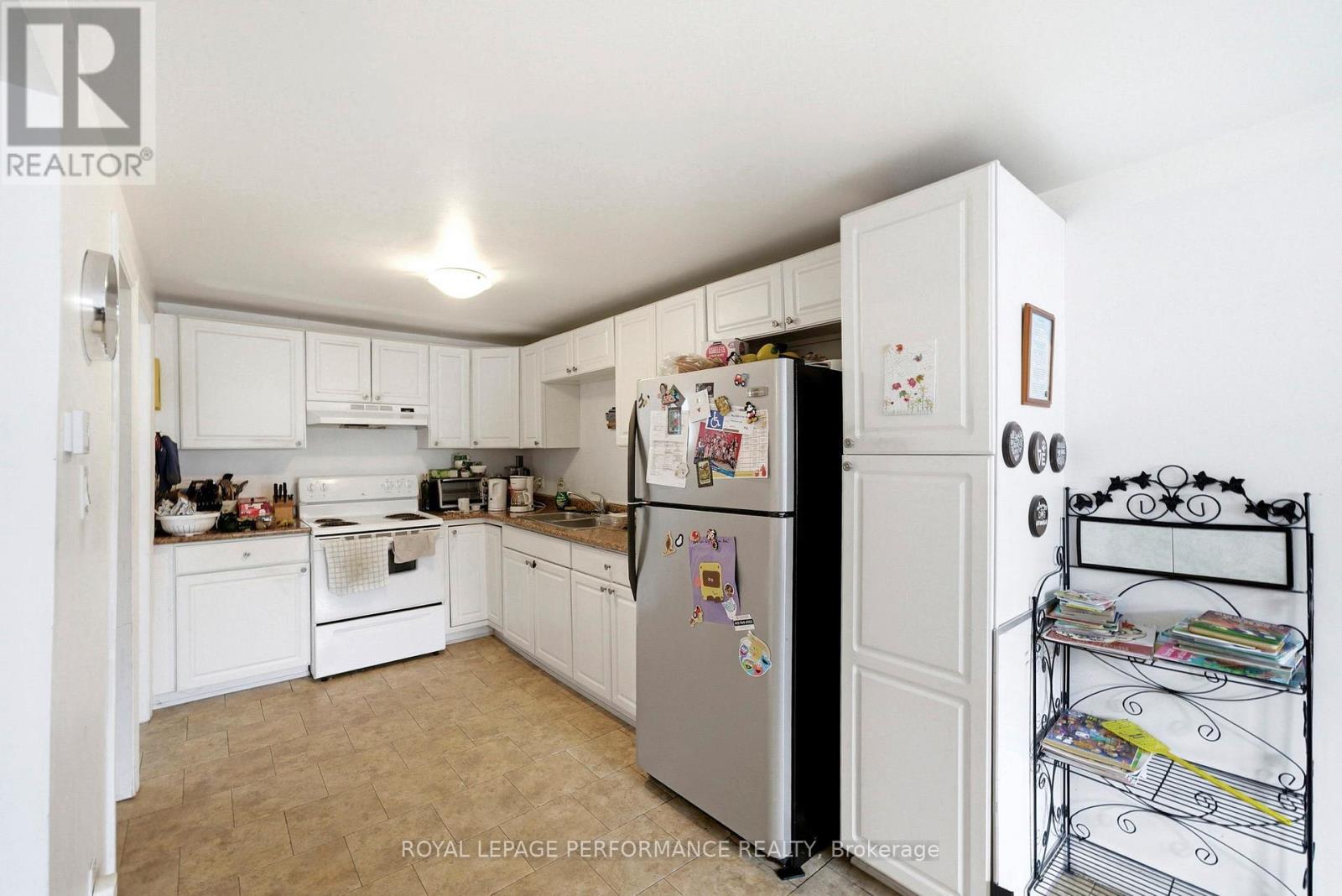 1121 HEBERT STREET - 10