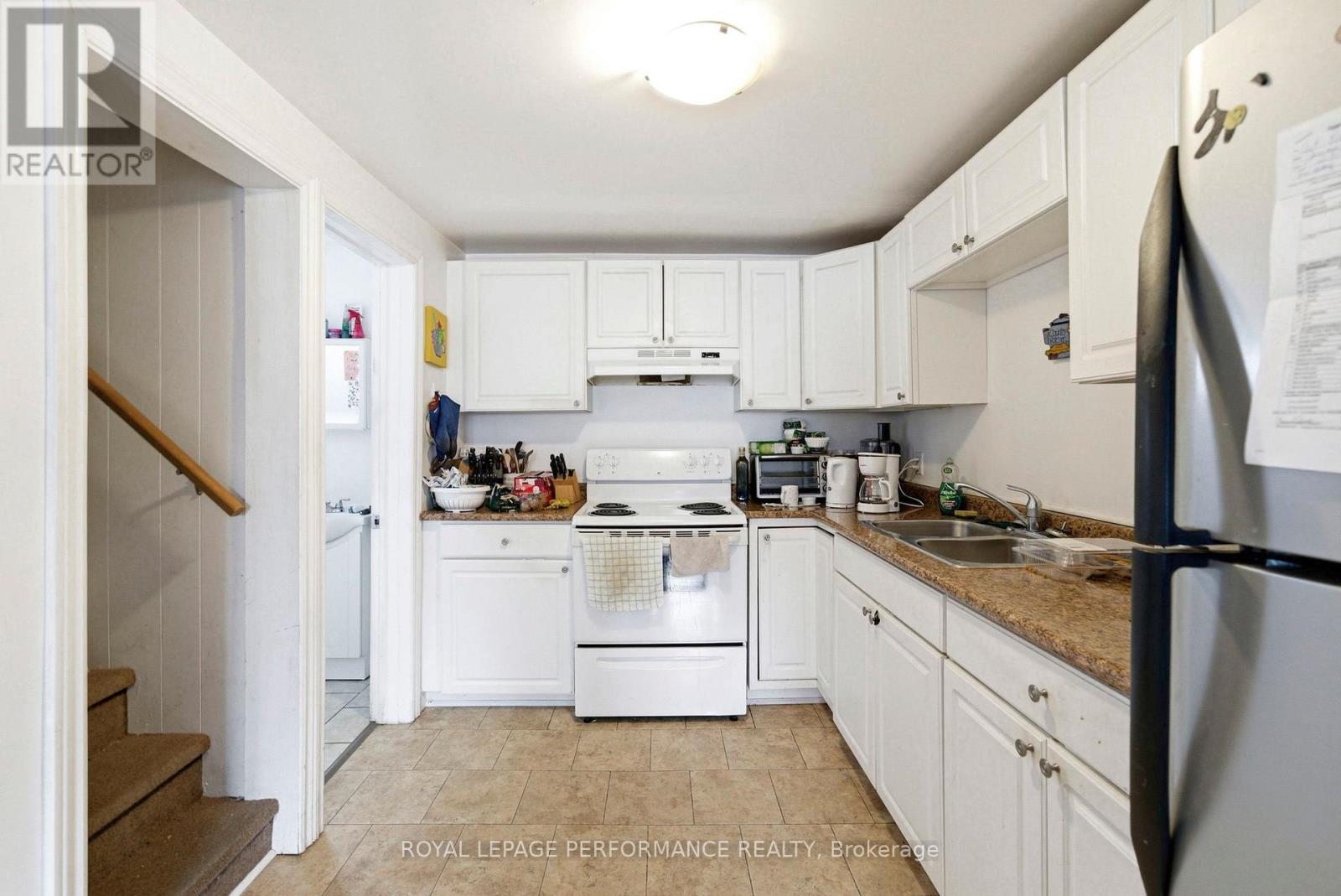 1121 HEBERT STREET - 11