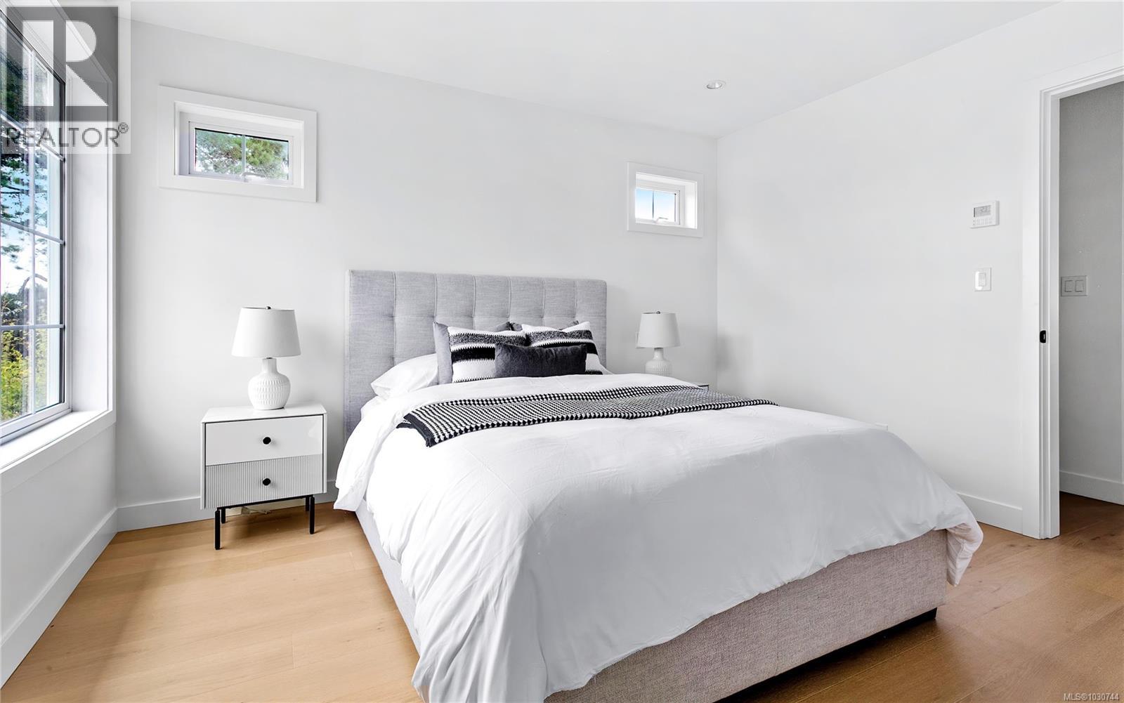 U8 3907 Cedar Hill Road, Saanich