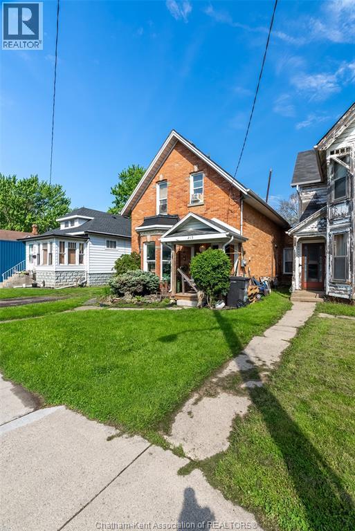 215 GRAND AVENUE EAST - 8