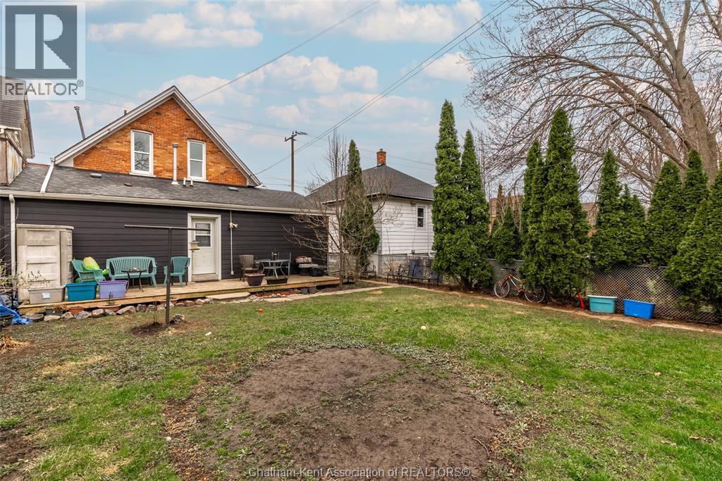 215 GRAND AVENUE EAST - 11