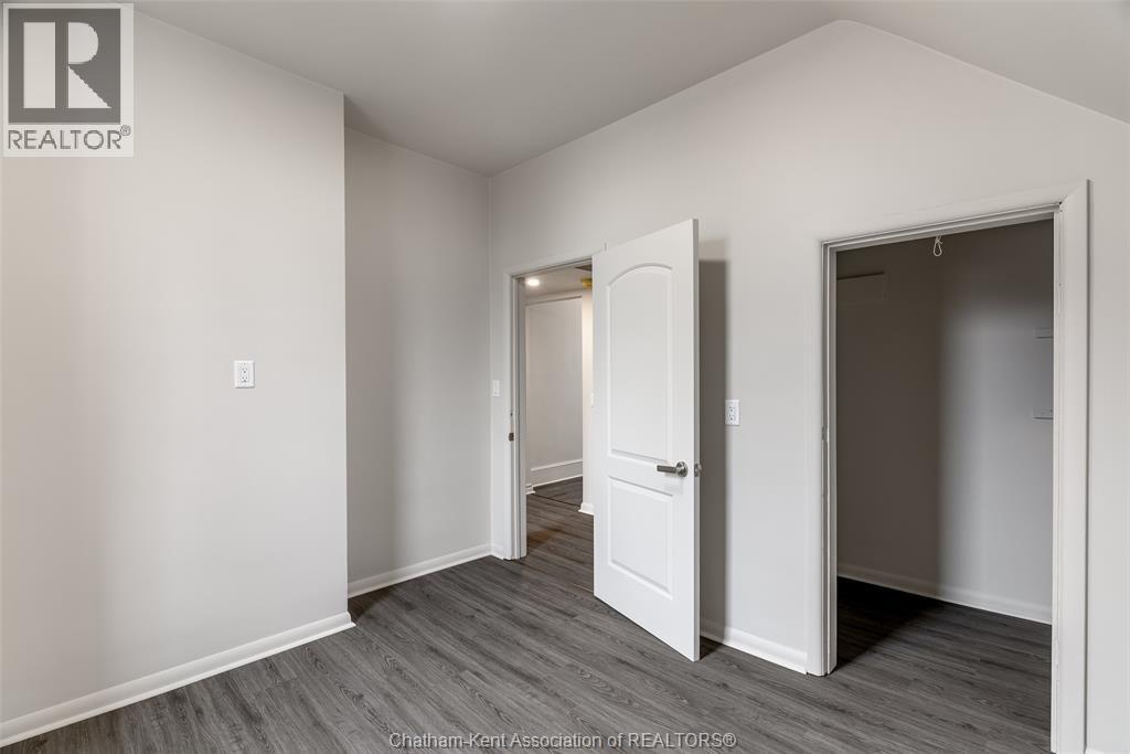 215 GRAND AVENUE EAST - 17