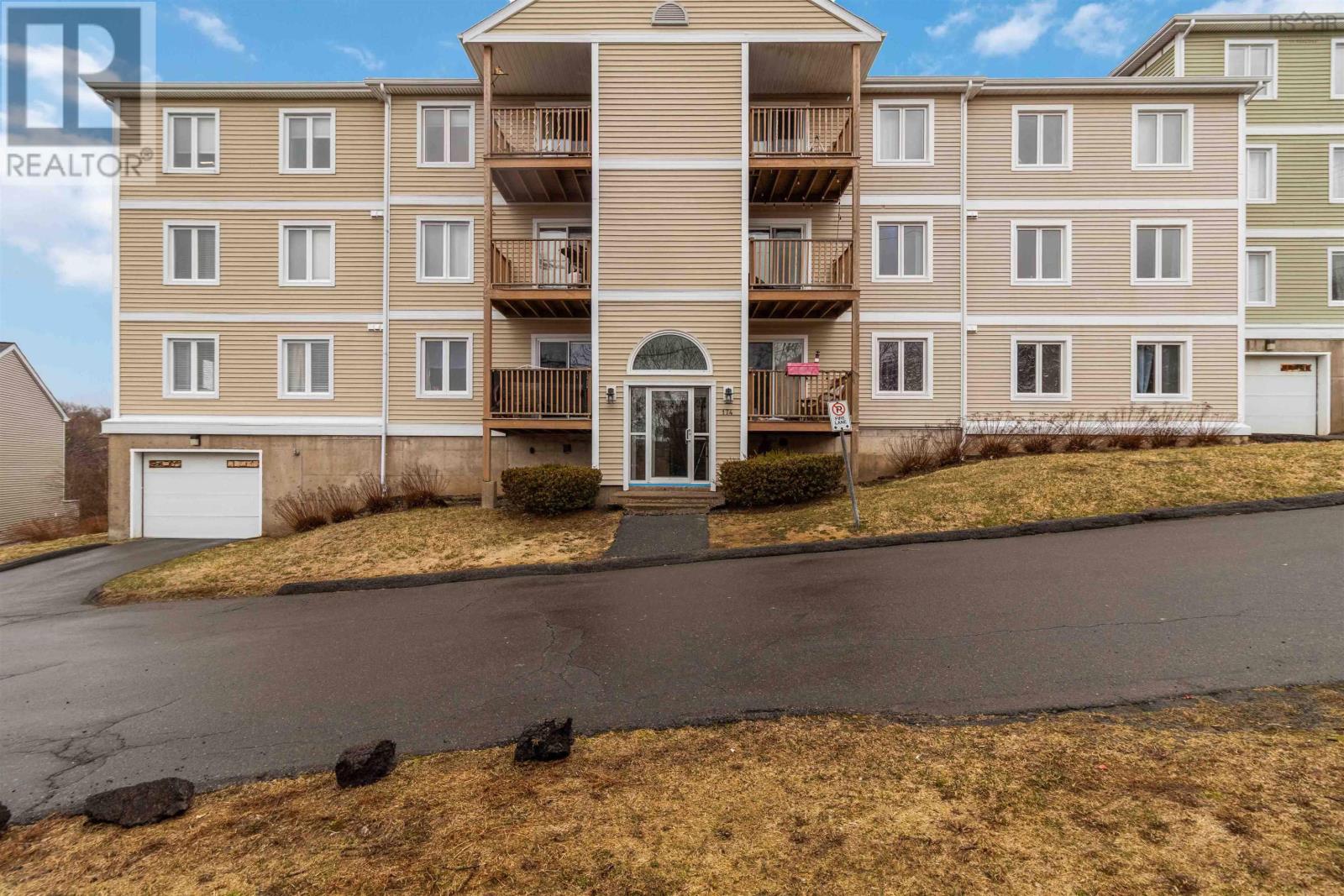 #112 174 RUTLEDGE STREET - Image 2