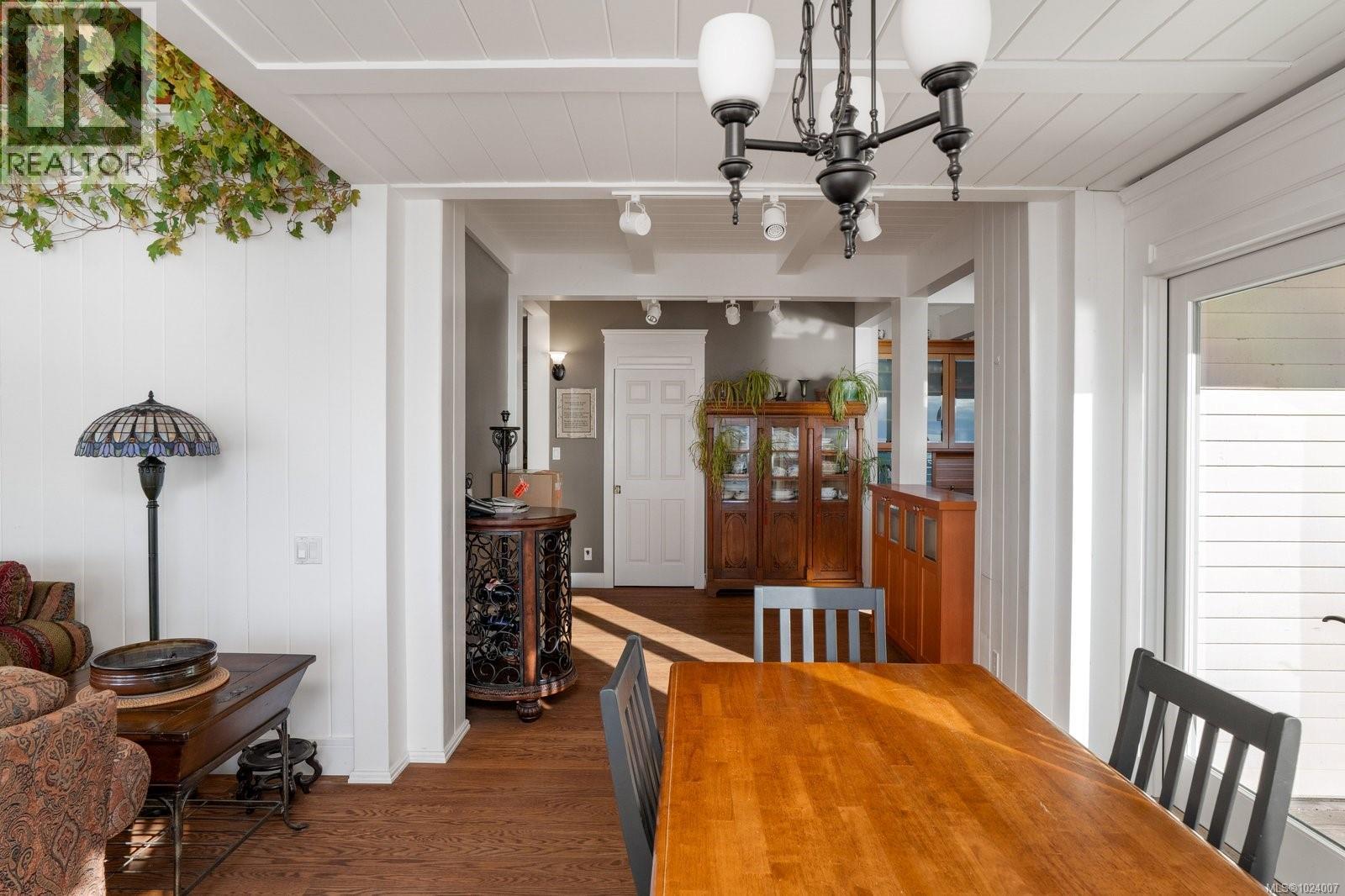 9193 WEST COAST RD - 16