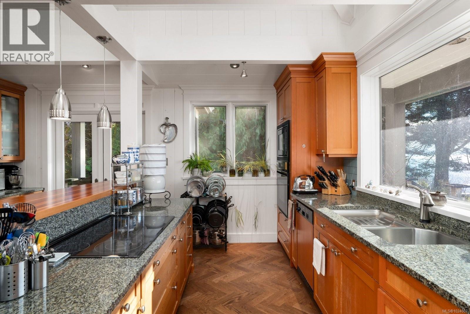 9193 WEST COAST RD - 21