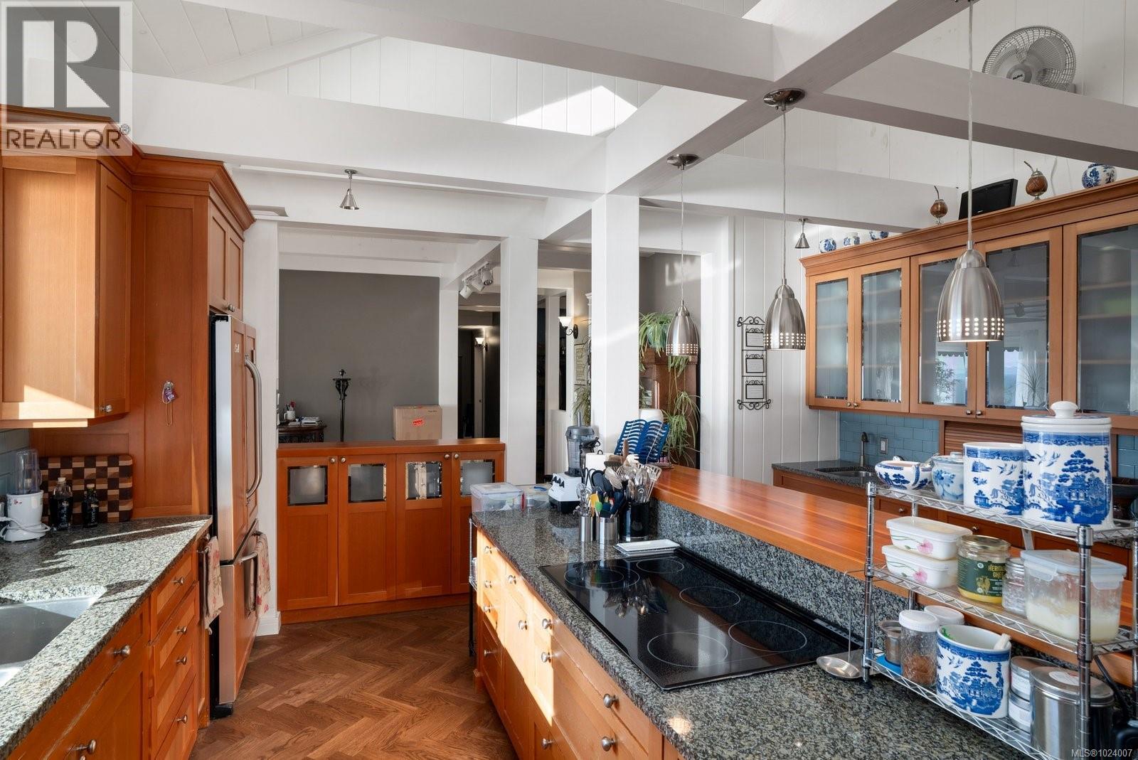 9193 WEST COAST RD - 23