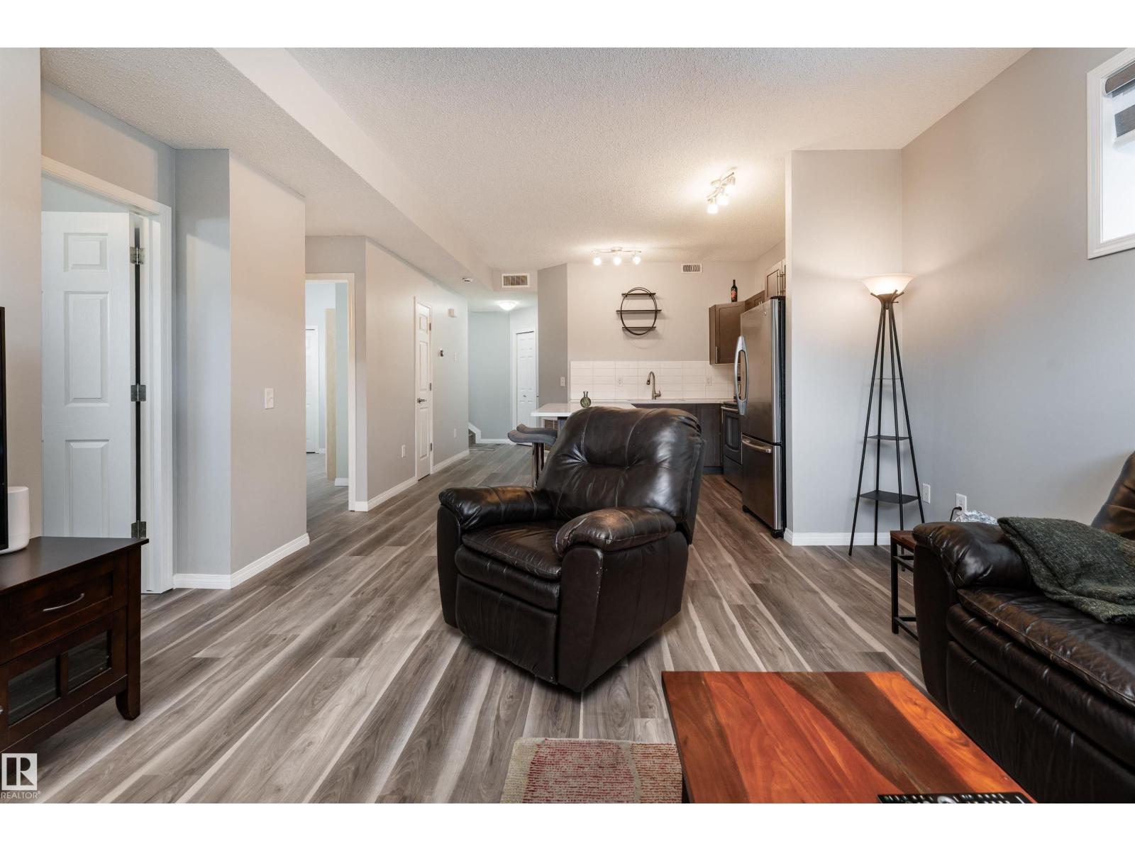 #23 6520 2 AV SW, Edmonton