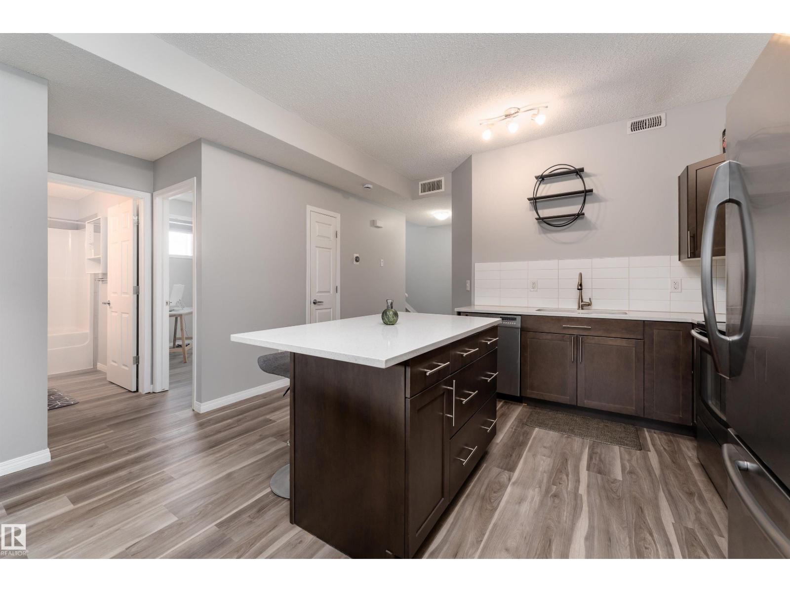 #23 6520 2 AV SW, Edmonton