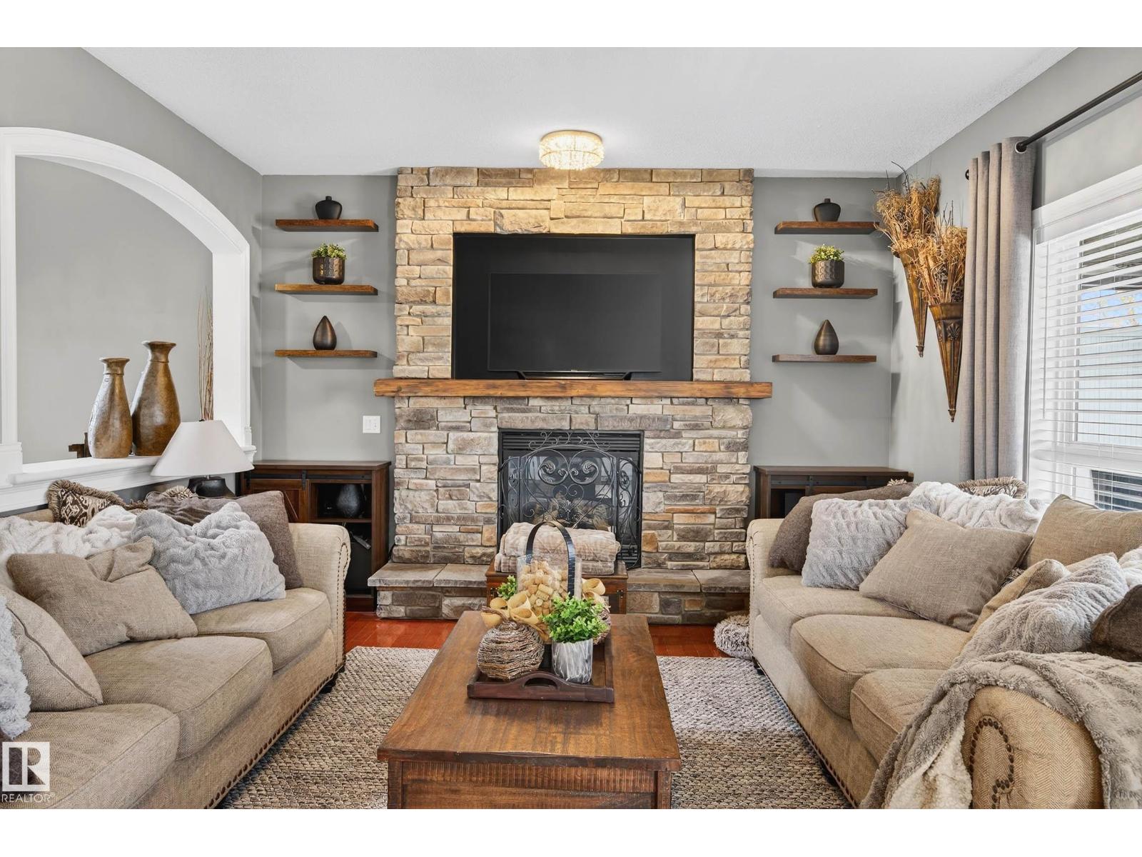 3 ERIN CL, St. Albert