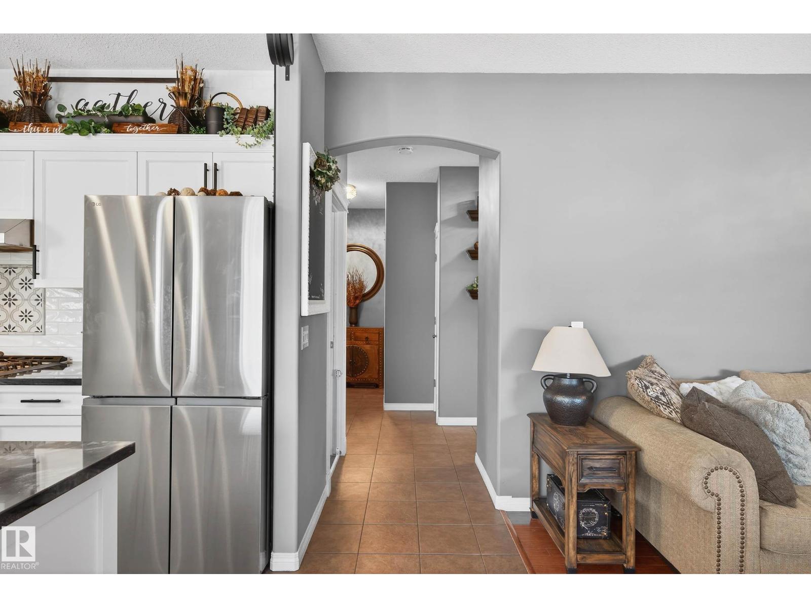 3 ERIN CL, St. Albert