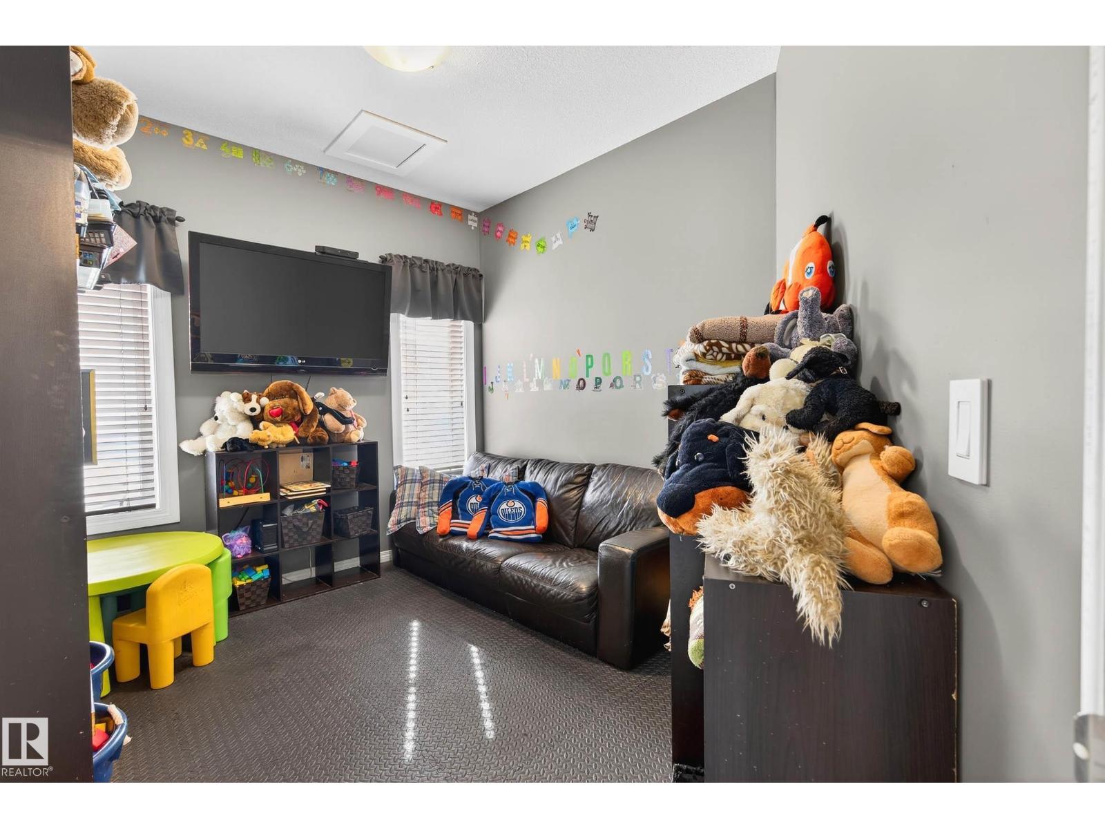 3 ERIN CL, St. Albert