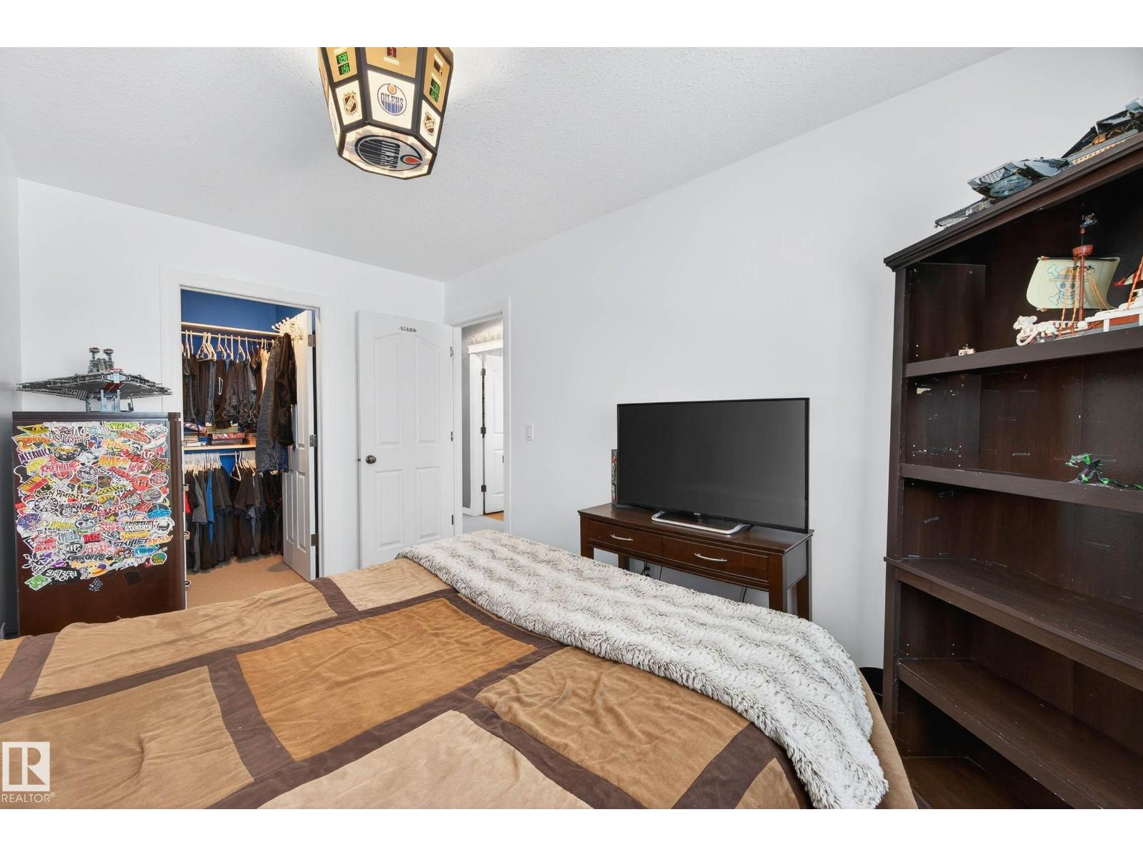 3 ERIN CL, St. Albert